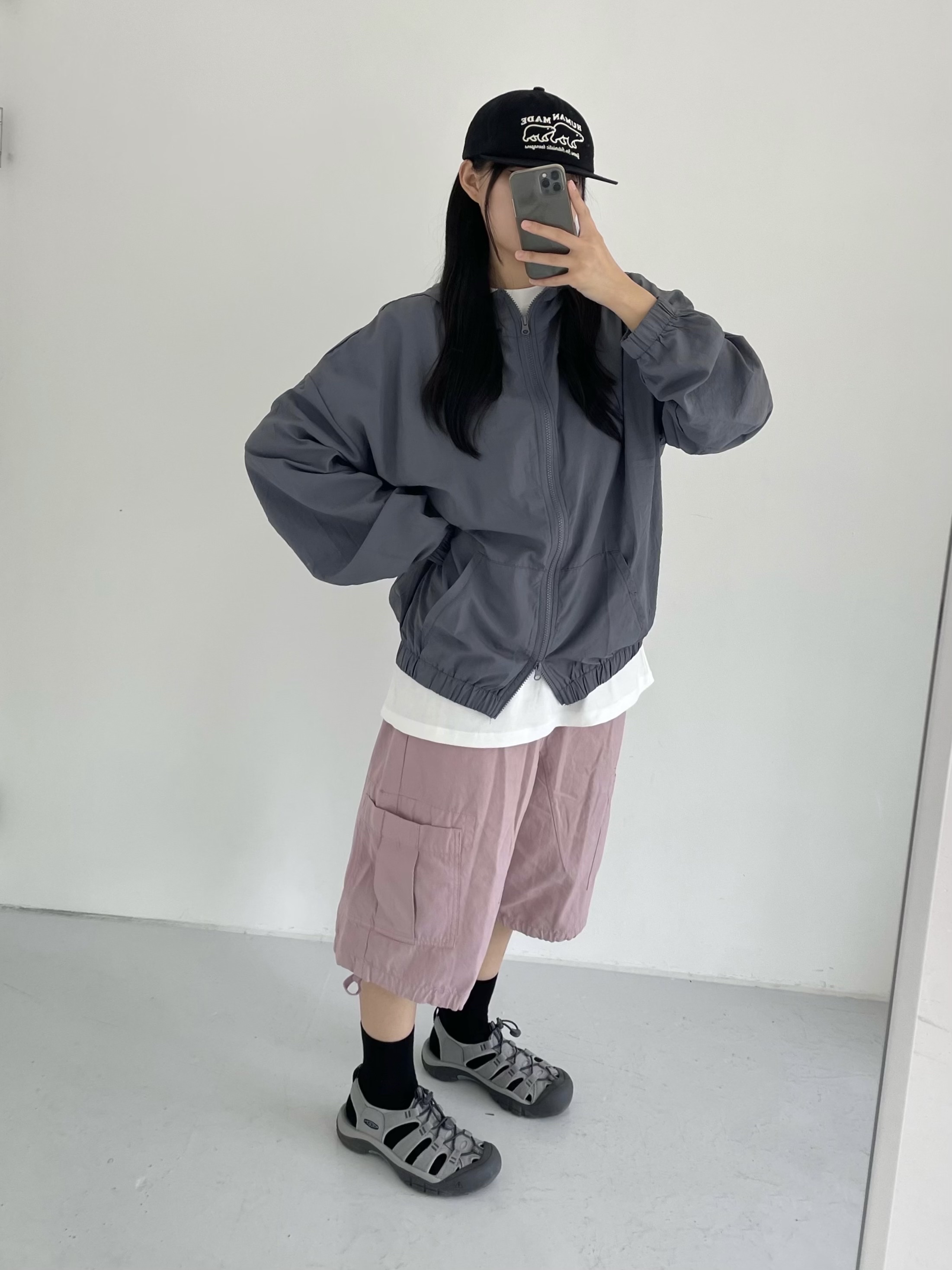 (W) Keen Newport H2 Grey Smoke Blue, Human Made 5 Panel Cap #2 Black 착용 스타일 - 1