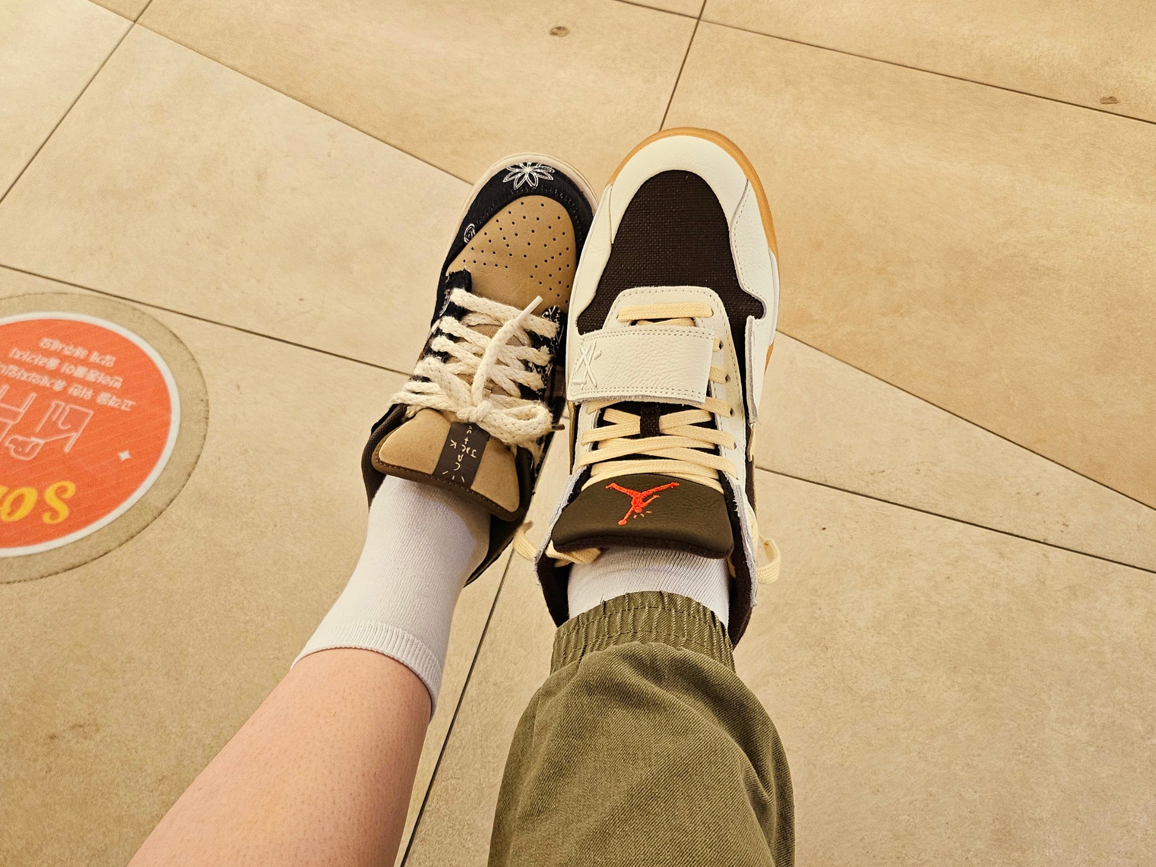 Jordan x Travis Scott Jumpman Jack TR Sail and Dark Mocha, Nike x Travis Scott SB Dunk Low 착용 스타일 - 3