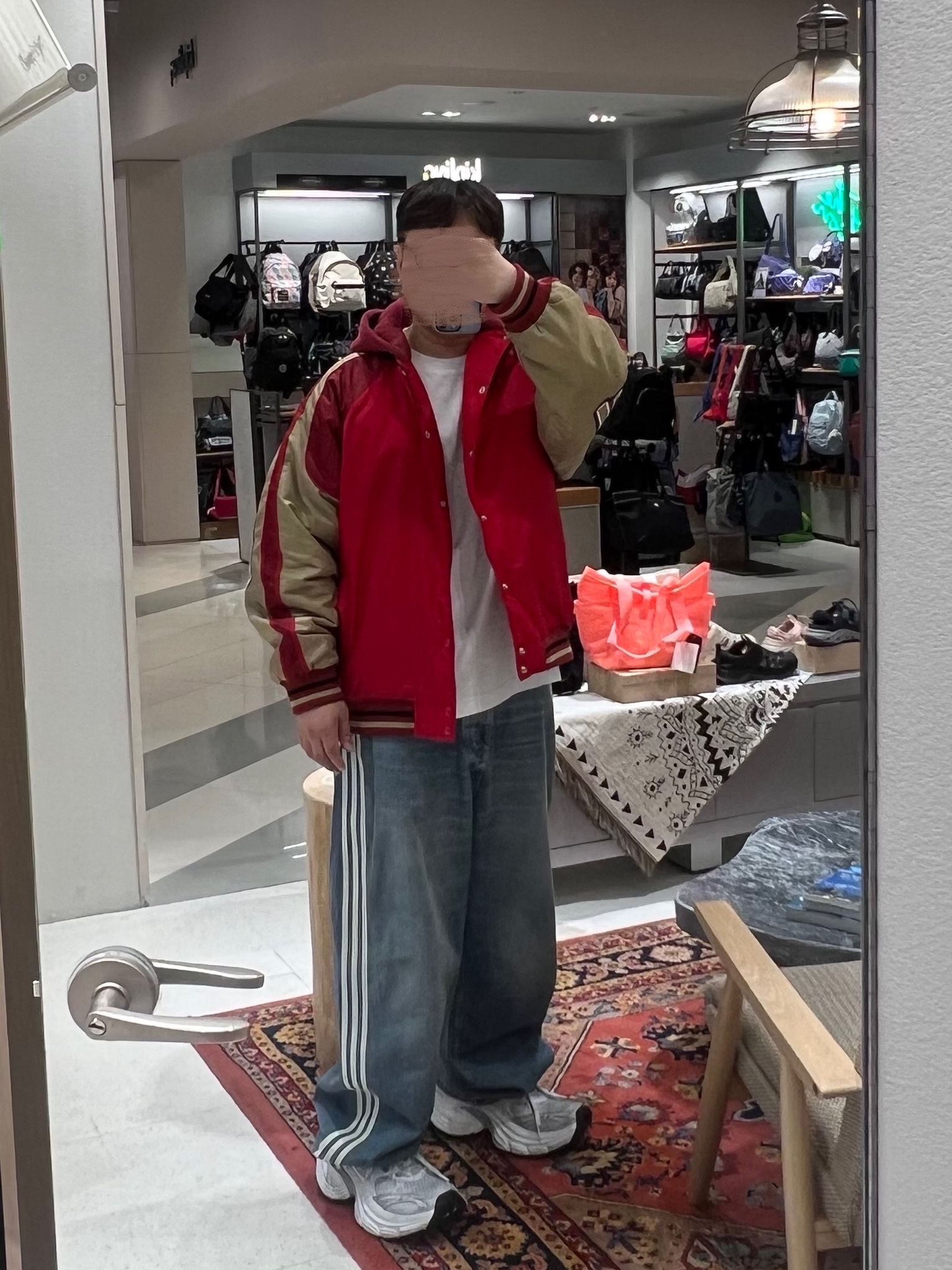 Supreme Hooded Stadium Jacket Red - 24SS, Balenciaga 10XL Sneakers White Grey Silver Black 착용 스타일 - 2