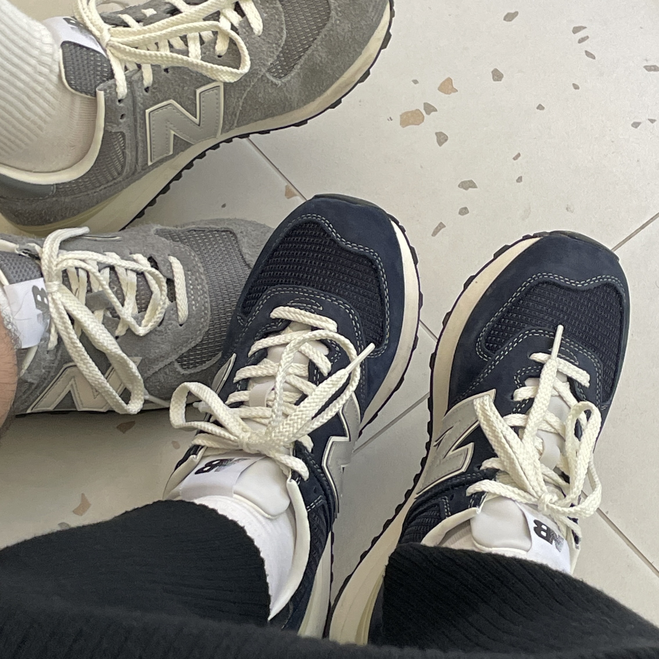 New Balance x Pottery 574 Premium Soft Grey, New Balance x Pottery 574 Premium Hard Navy 착용 스타일