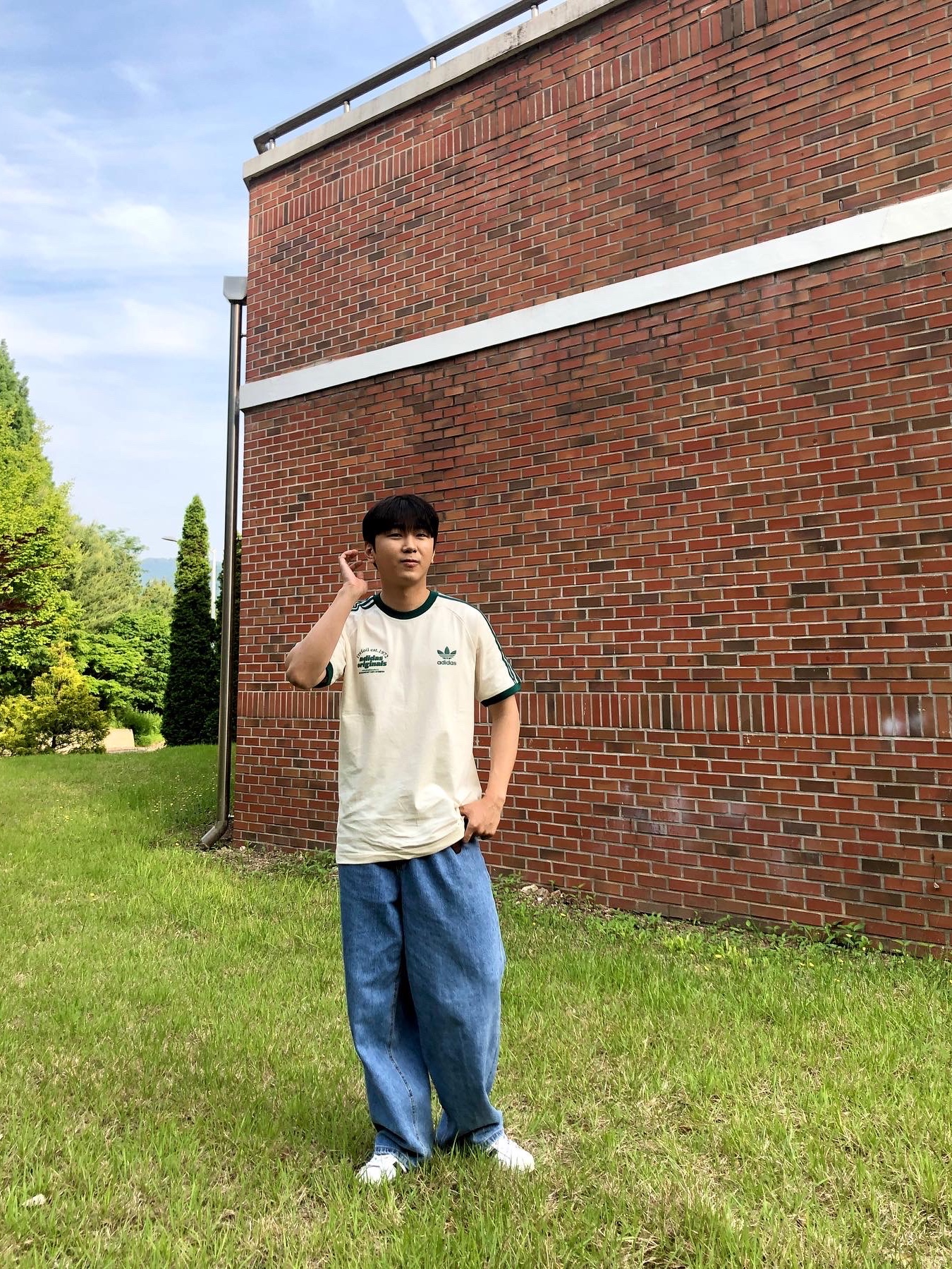 Adidas Sport Graphic Cali T-Shirt Wonder White - KR Sizing 착용 스타일 - 4