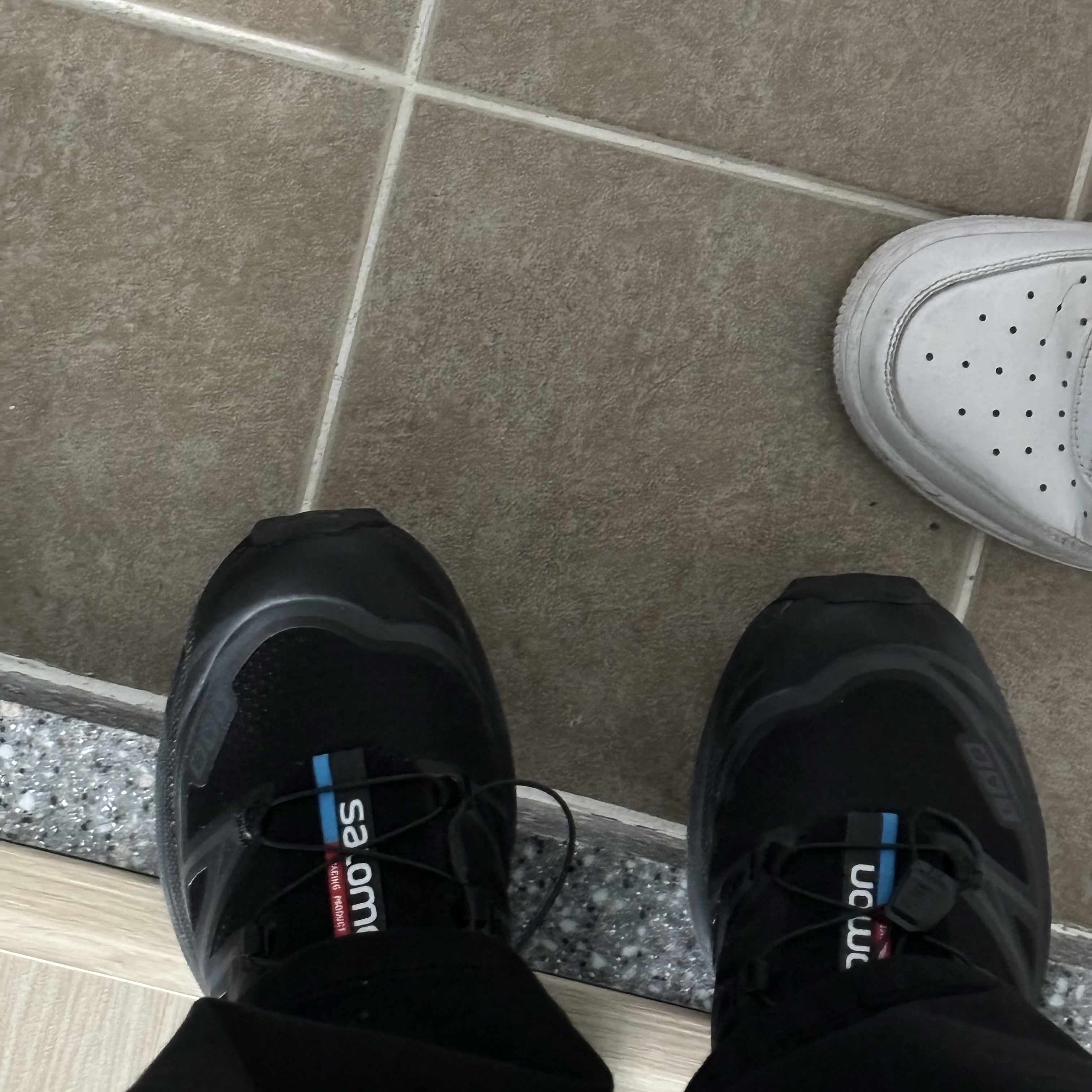 Salomon XT-6 ADV Black 착용 스타일