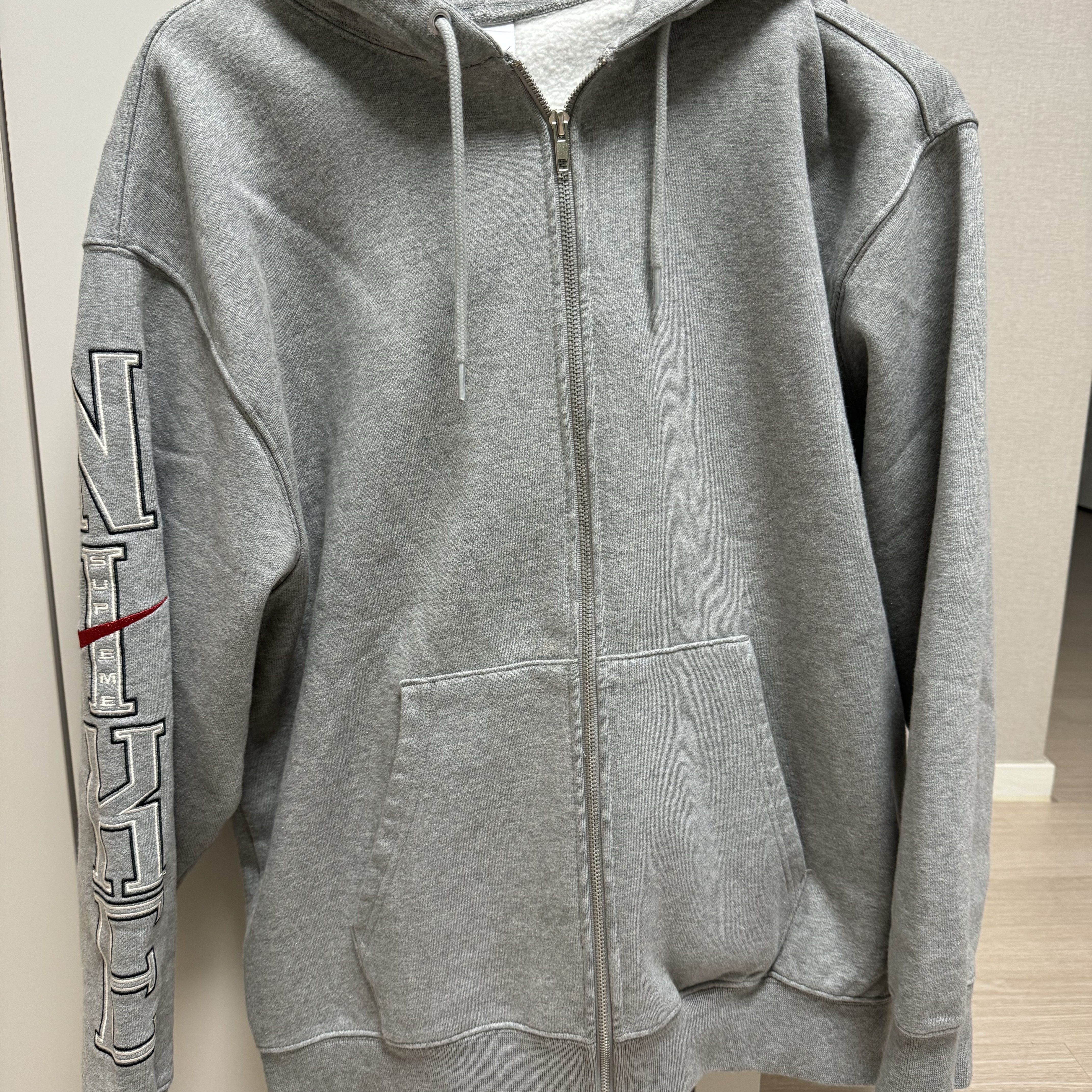 Supreme x Nike Hooded Sweatshirt Heather Grey - 24SS 착용 스타일 - 1