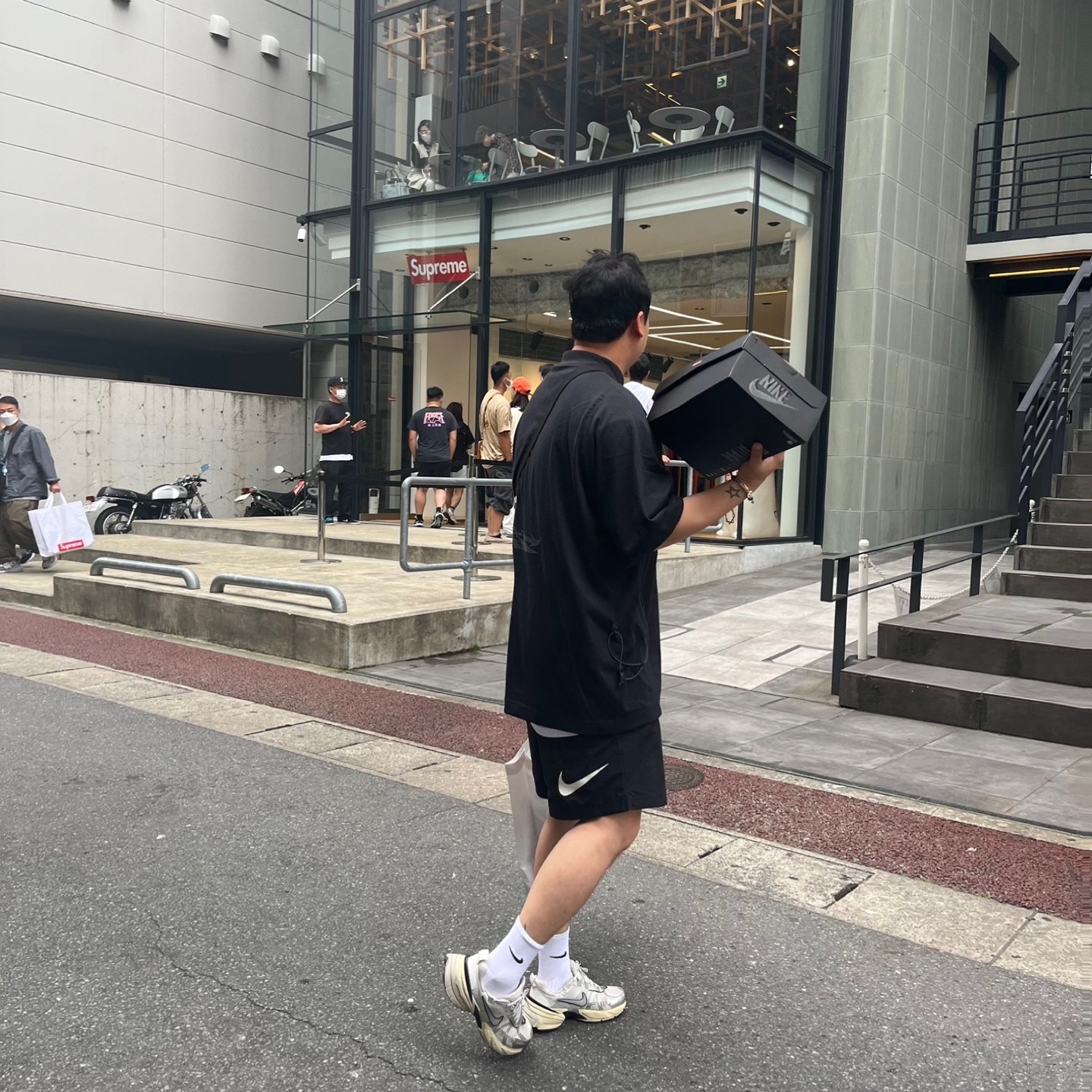 Nike x Off-White Mock Neck Short Sleeve Top Black - Asia, Nike x Stussy Shorts Black (FJ9167-010) 착용 스타일