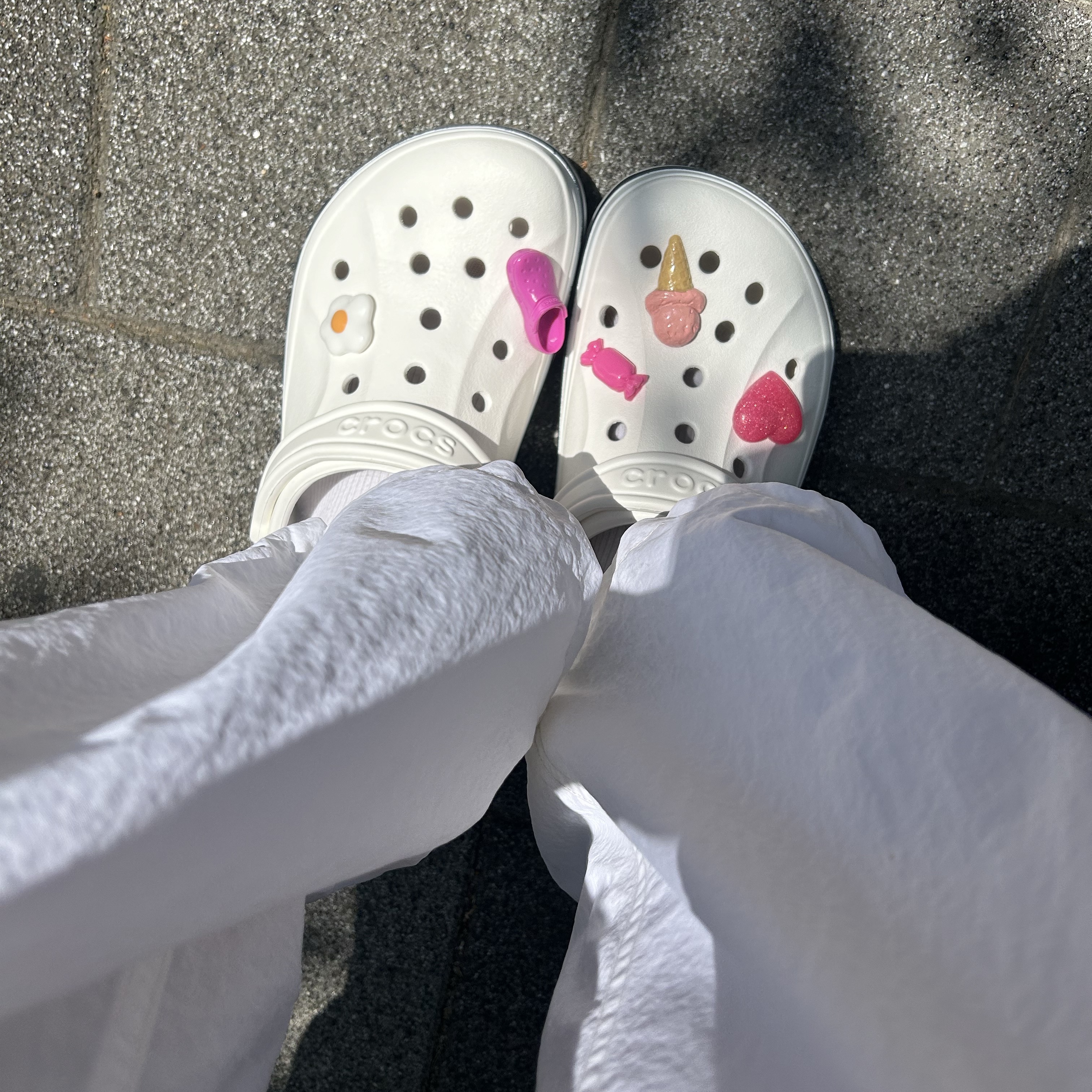 Crocs Bayaband Clog White Navy 착용 스타일