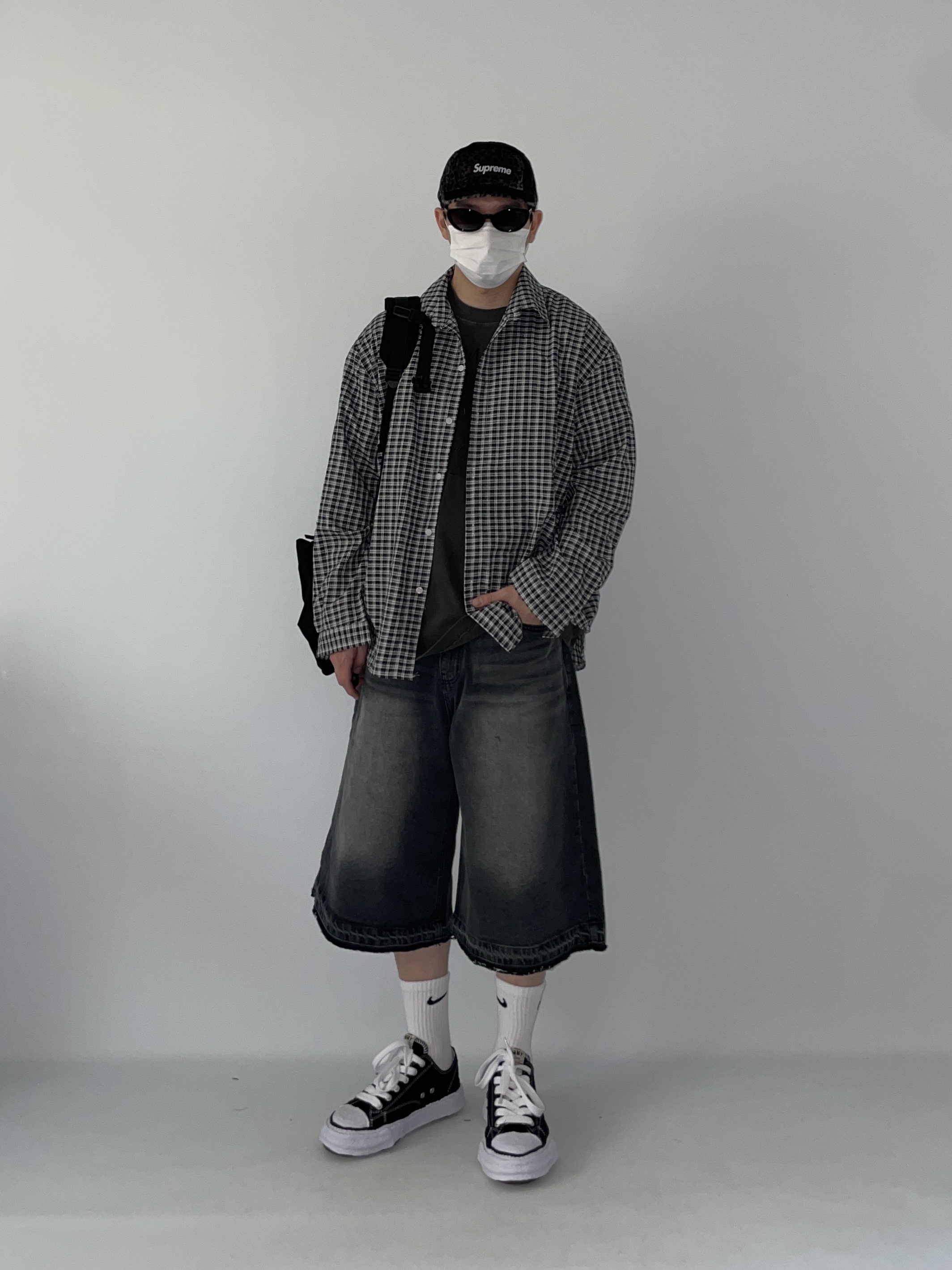 Maison Mihara Yasuhiro Peterson23 OG Sole Canvas Low-top Sneakers Black, Supreme Leopard Velvet Camp Cap Black - 24SS 착용 스타일 - 1