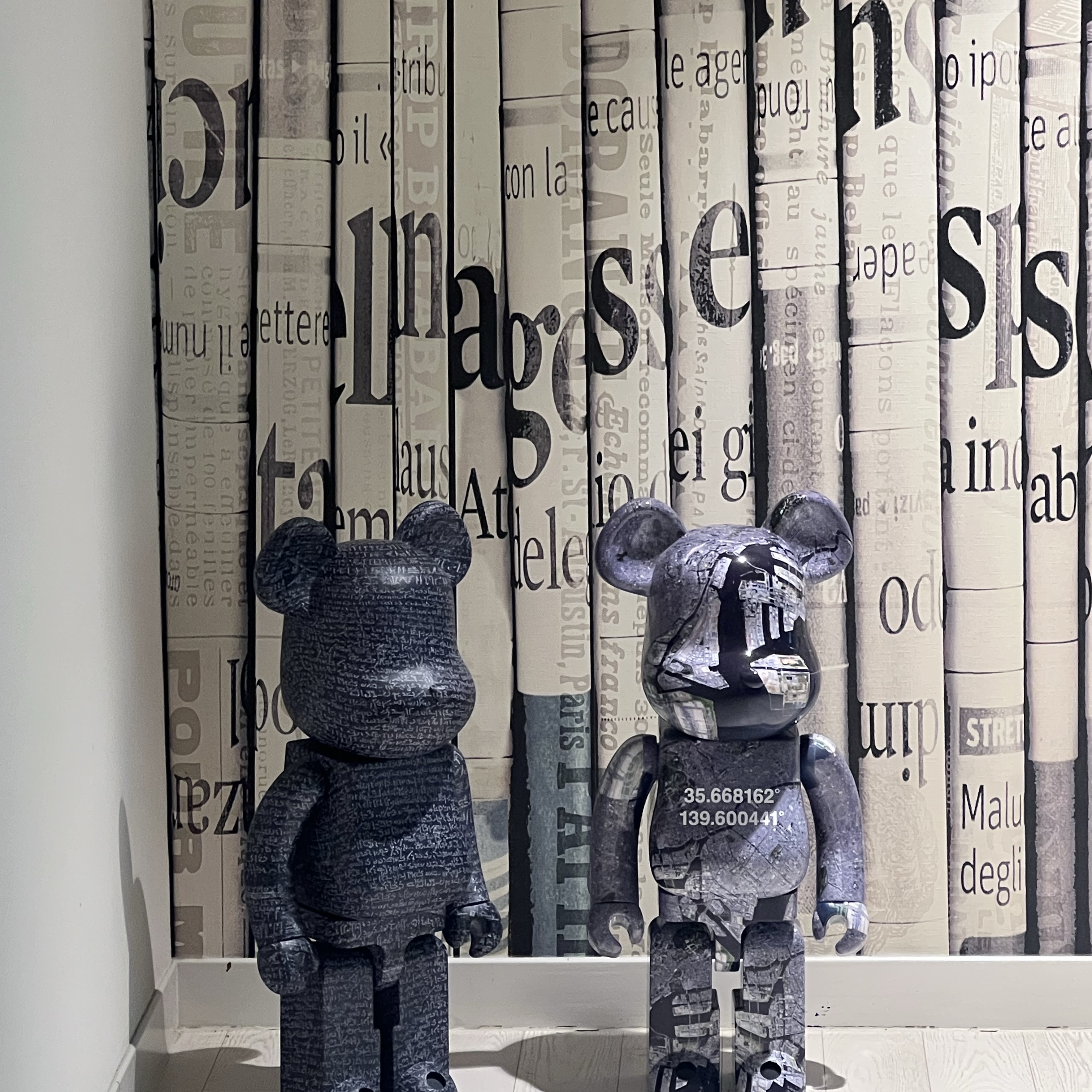 Bearbrick Benjamin Grant Overview Tokyo 1000% 착용 스타일
