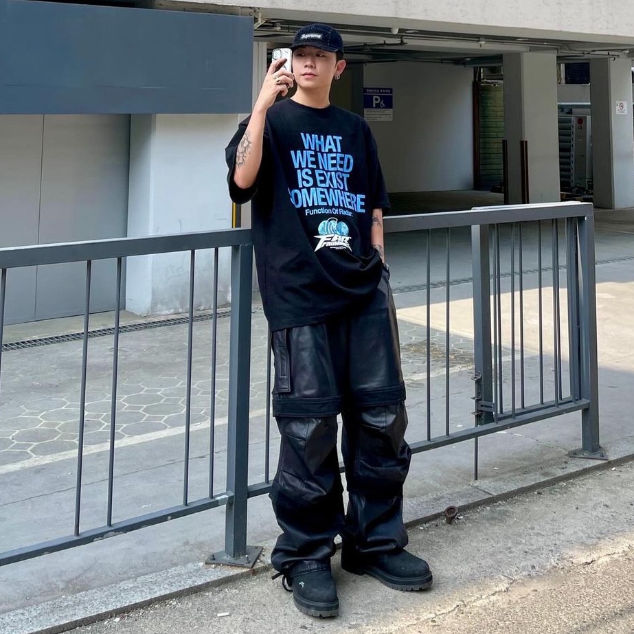 Farfromwhat Far Layered Work Pants Coated Black, Supreme 2-Tone Corduroy Camp Cap Black - 23SS 착용 스타일 - 1
