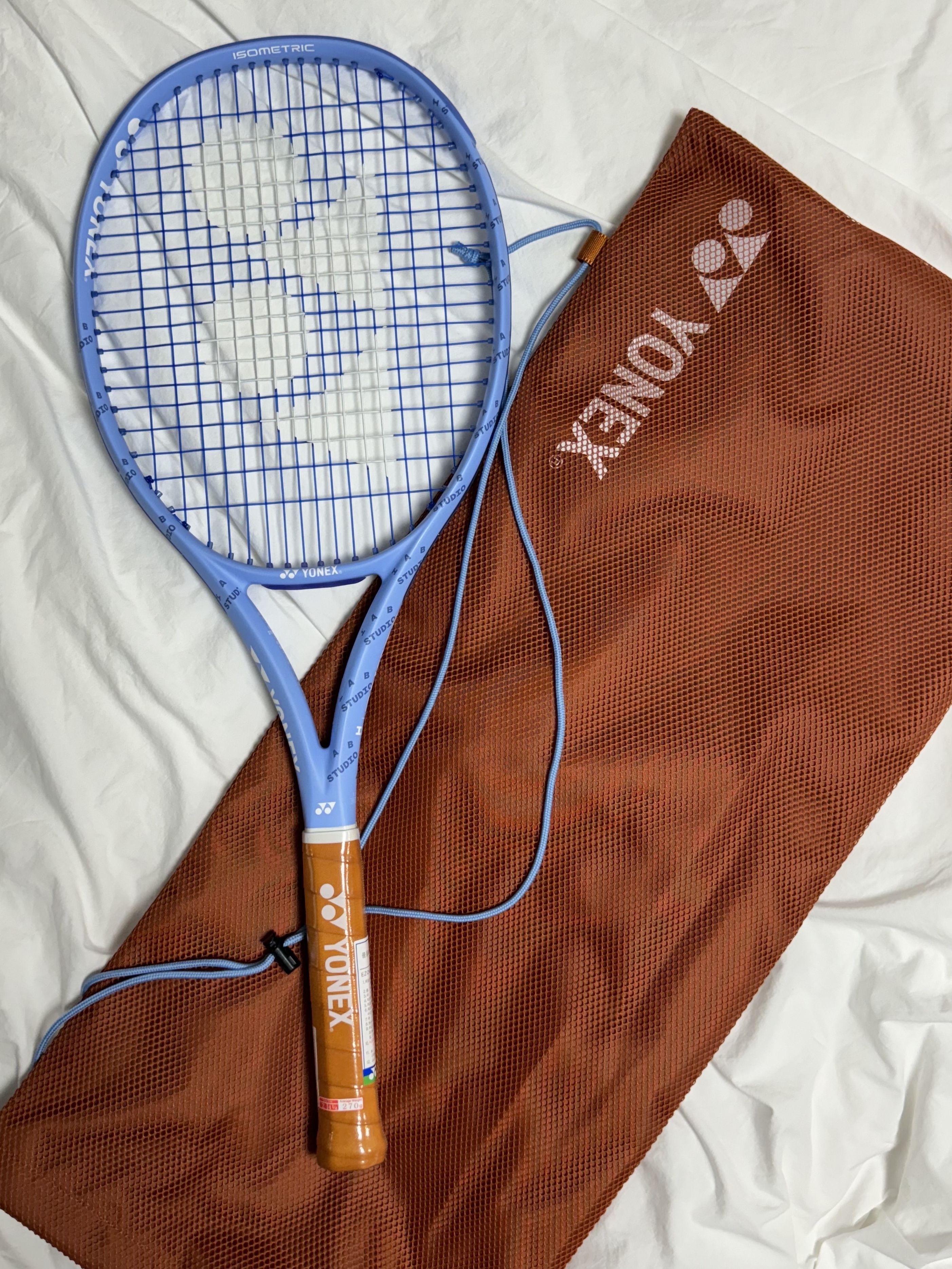 IAB Studio x Yonex Ezone Tennis Racket 착용 스타일 - 1