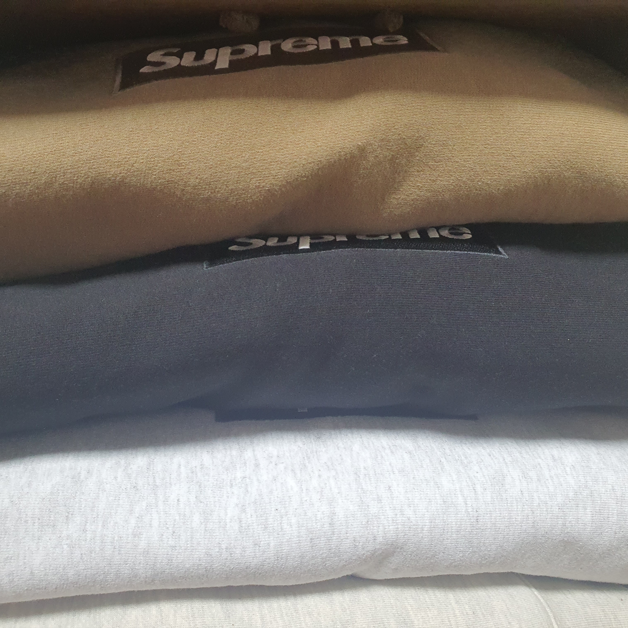 Supreme Box Logo Hooded Sweatshirt Dark Sand - 23FW, Supreme Box Logo Hooded Sweatshirt Black - 23FW 착용 스타일