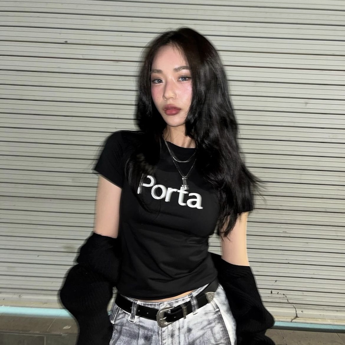 Porta Fitted Logo Half Top White, Porta Fitted Logo Half Top Black 착용 스타일