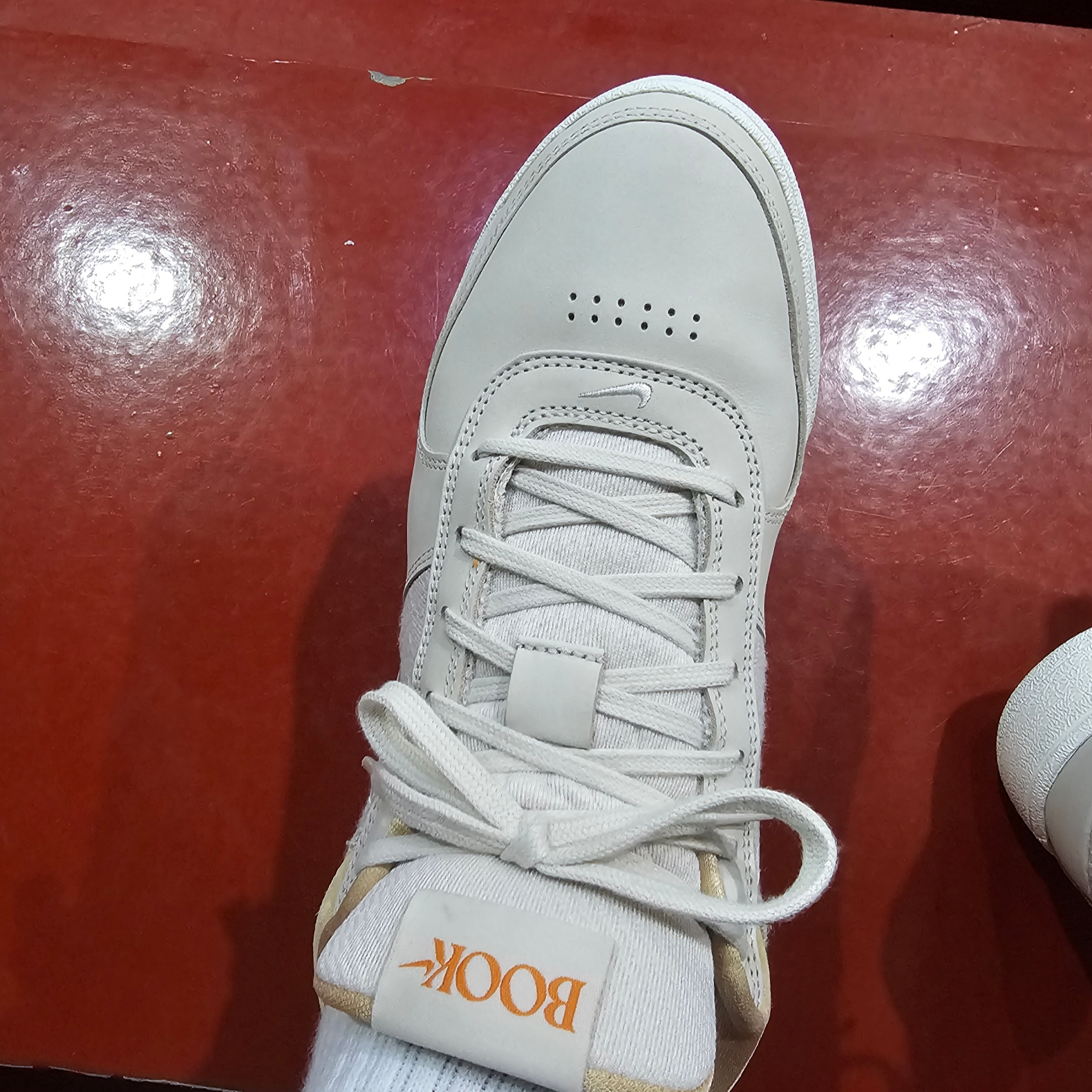 Nike Book 1 EP Light Orewood Brown 착용 스타일 - 2