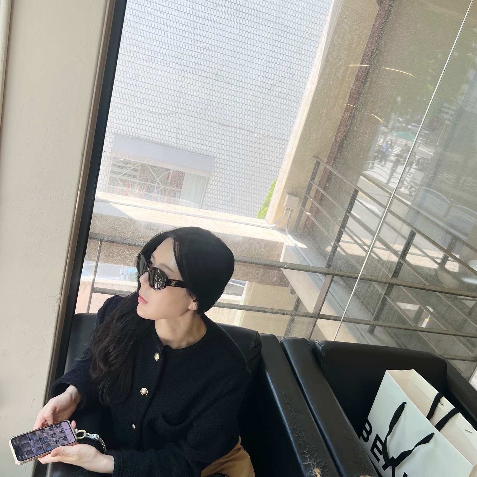 (W) Celine Triomphe 08 Sunglasses in Acetate Black, Jil Sander Goji Bamboo Small Black 착용 스타일 - 1