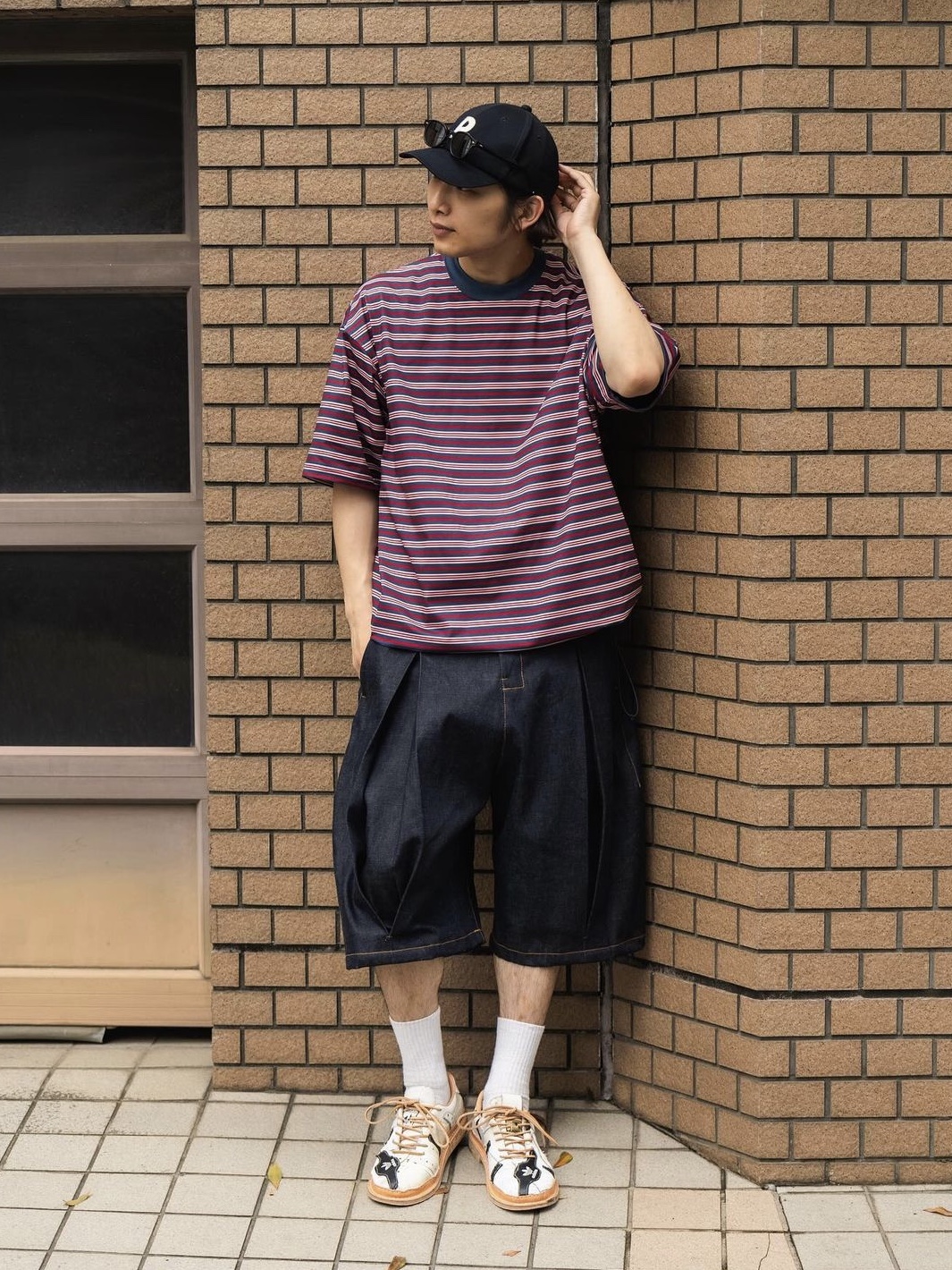 Sage Nation Box Pleat Denim Shorts Raw Denim 착용 스타일 - 1