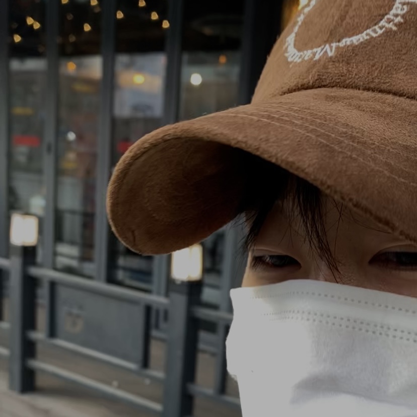 (W) Matin Kim Circle Logo Suede Ball Cap Brown 착용 스타일