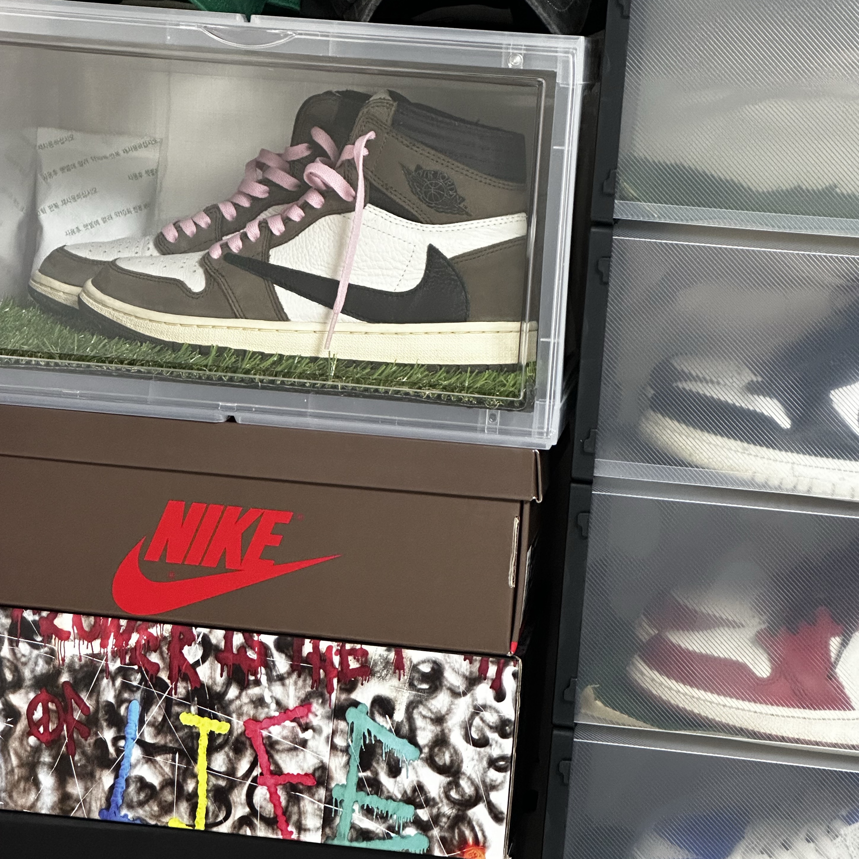 Jordan 1 x Travis Scott Retro High OG SP Mocha 착용 스타일