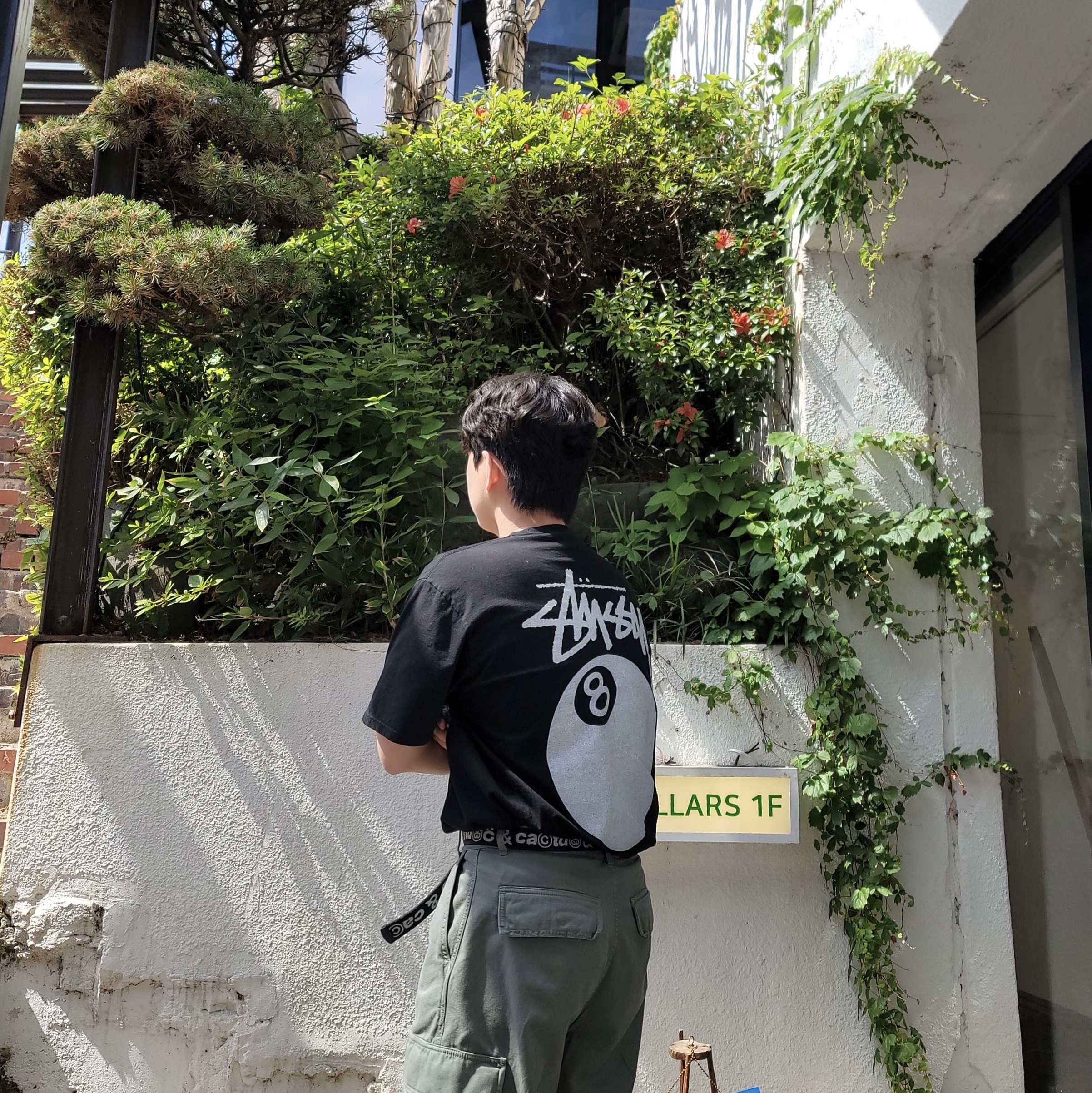 Stussy 8 Ball Pigment Dyed T-Shirt Black, Stussy x Cactus Plant Flea Market Web Belt Black 착용 스타일 - 1