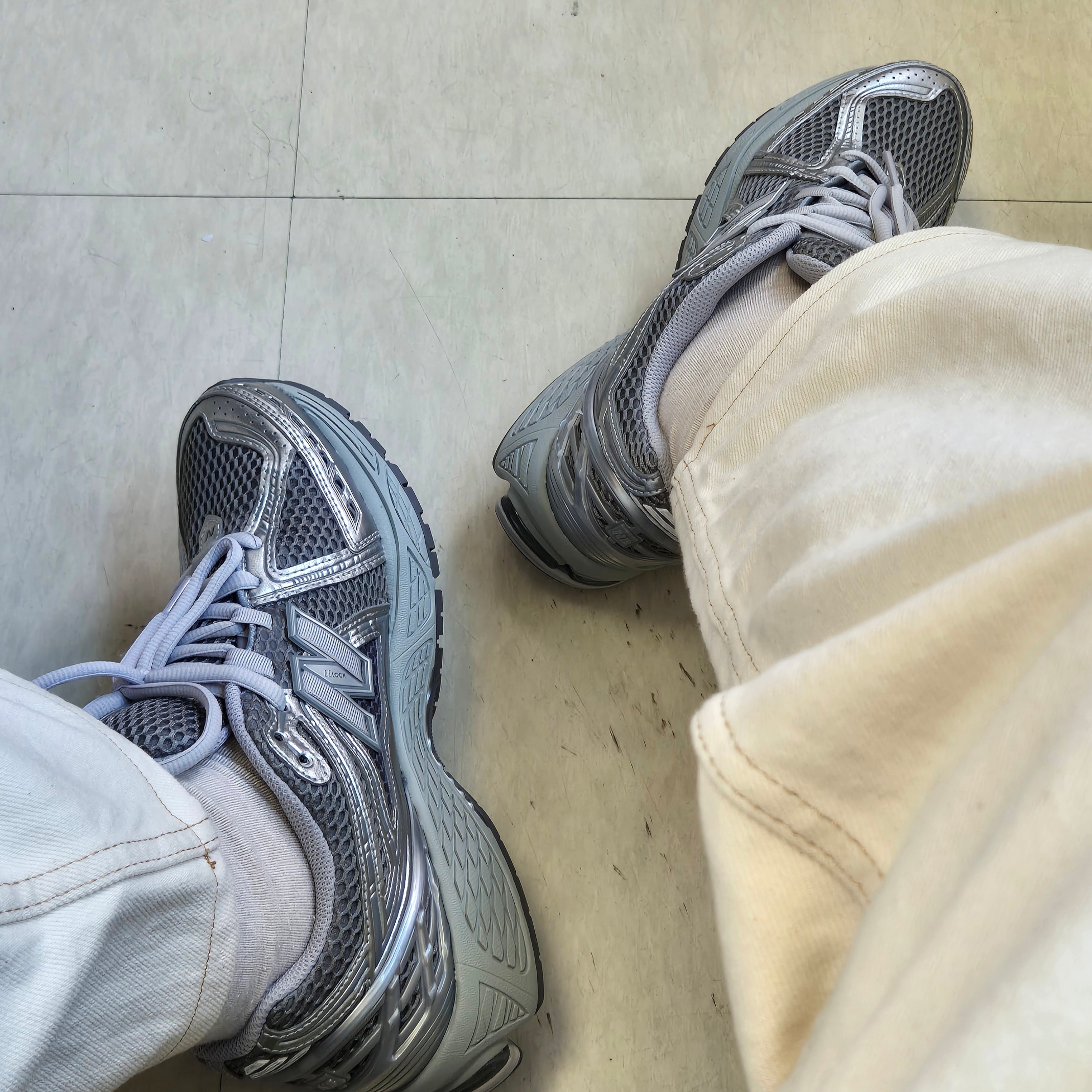 New Balance 1906R Harbor Grey Silver Metalic 착용 스타일