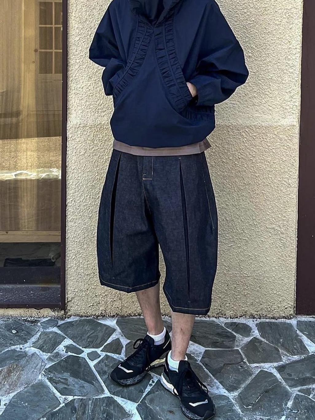 Sage Nation Box Pleat Denim Shorts Raw Denim 착용 스타일 - 2