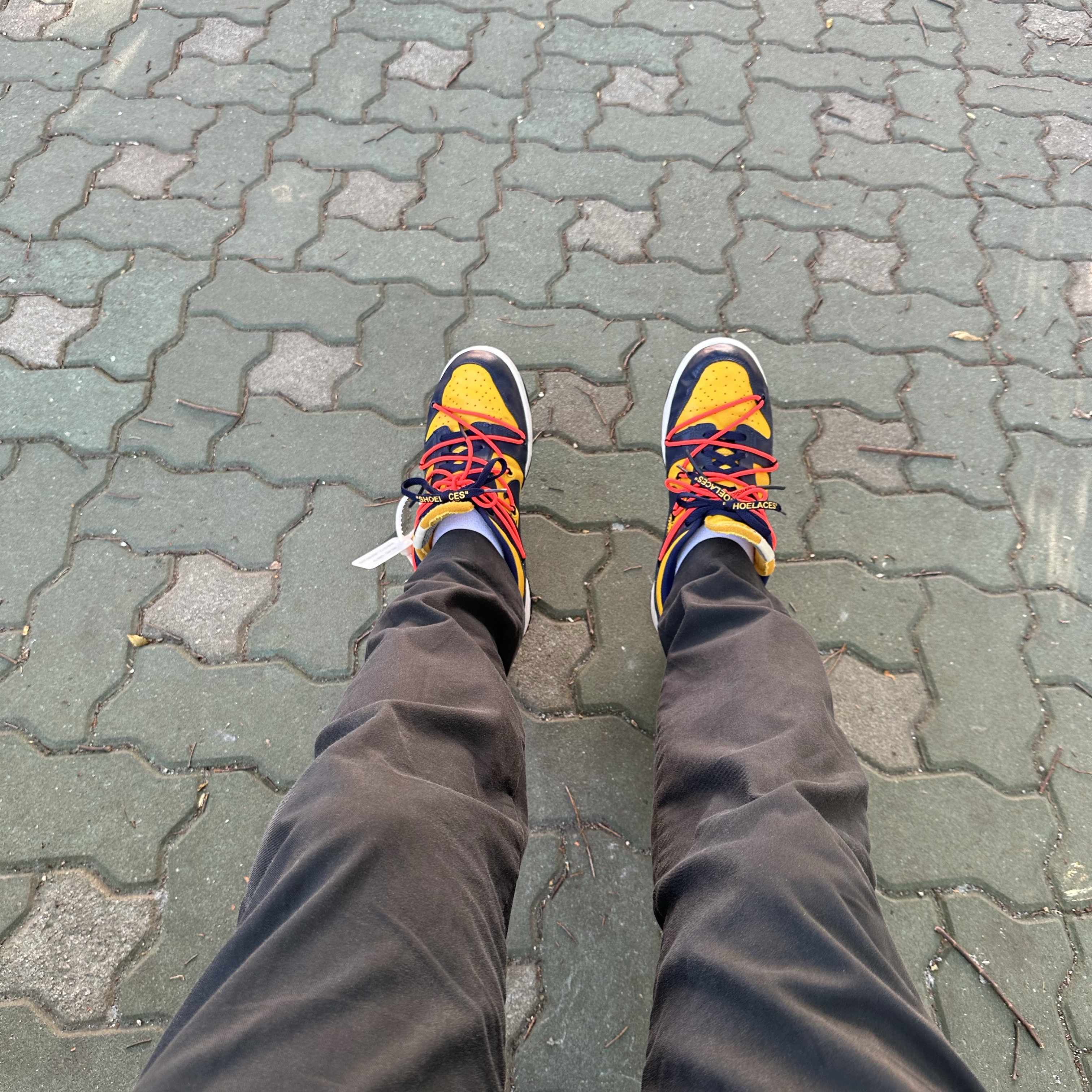 Nike x Off-White Dunk Low University Gold Midnight Navy 착용 스타일 - 1