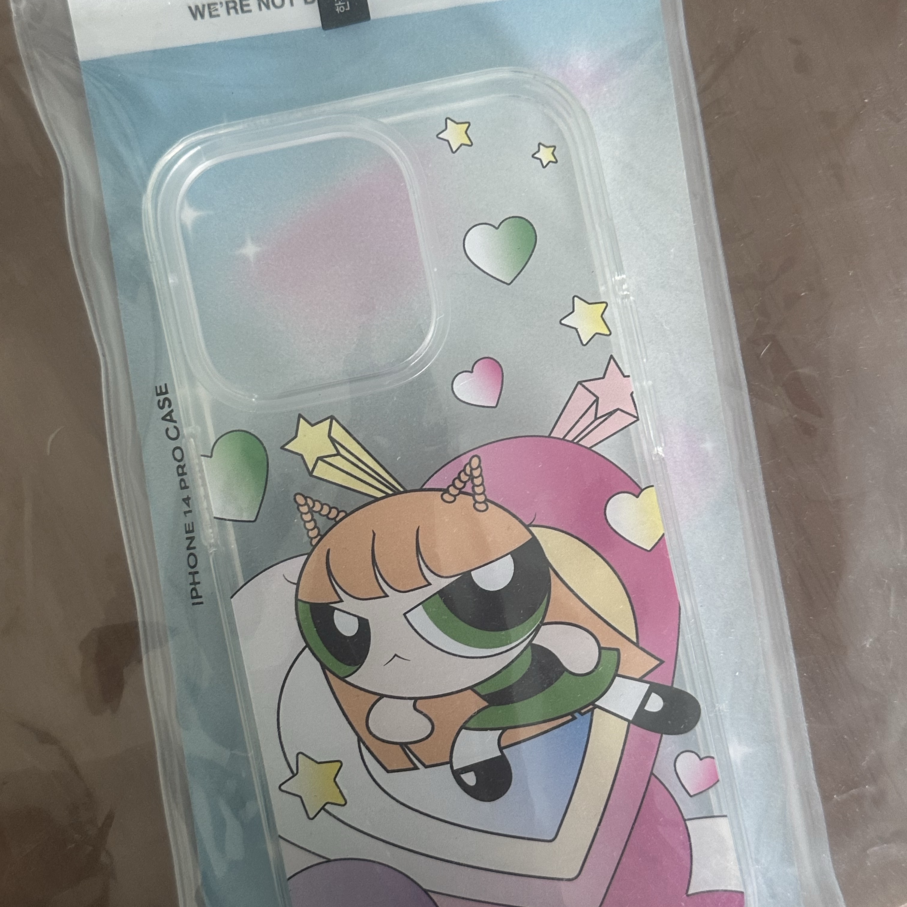 NewJeans x The Powerpuff Girls iPhone 14 Pro Case Haerin 착용 스타일
