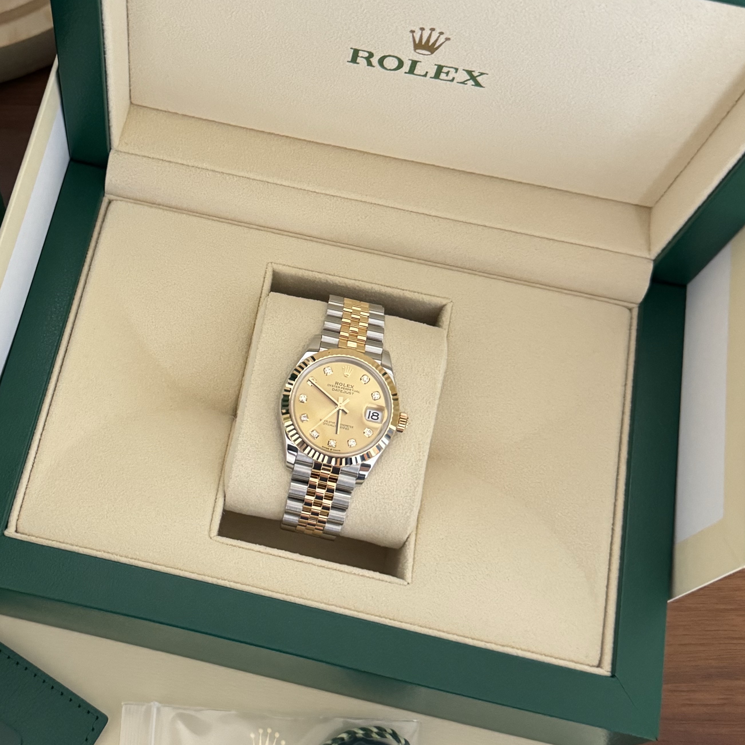 Rolex Datejust 31mm 278273 Champagne Diamond-Set Jubilee 착용 스타일