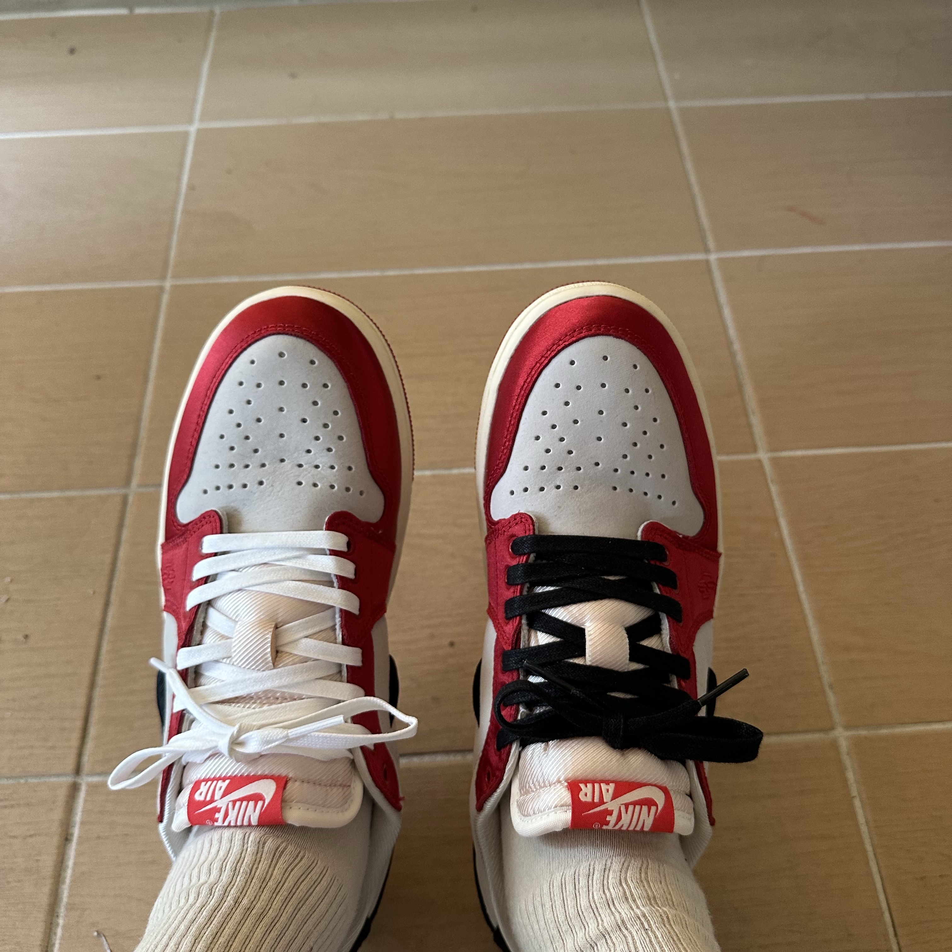 Jordan 1 x Trophy Room Retro Low OG SP Sail Varsity Red 착용 스타일