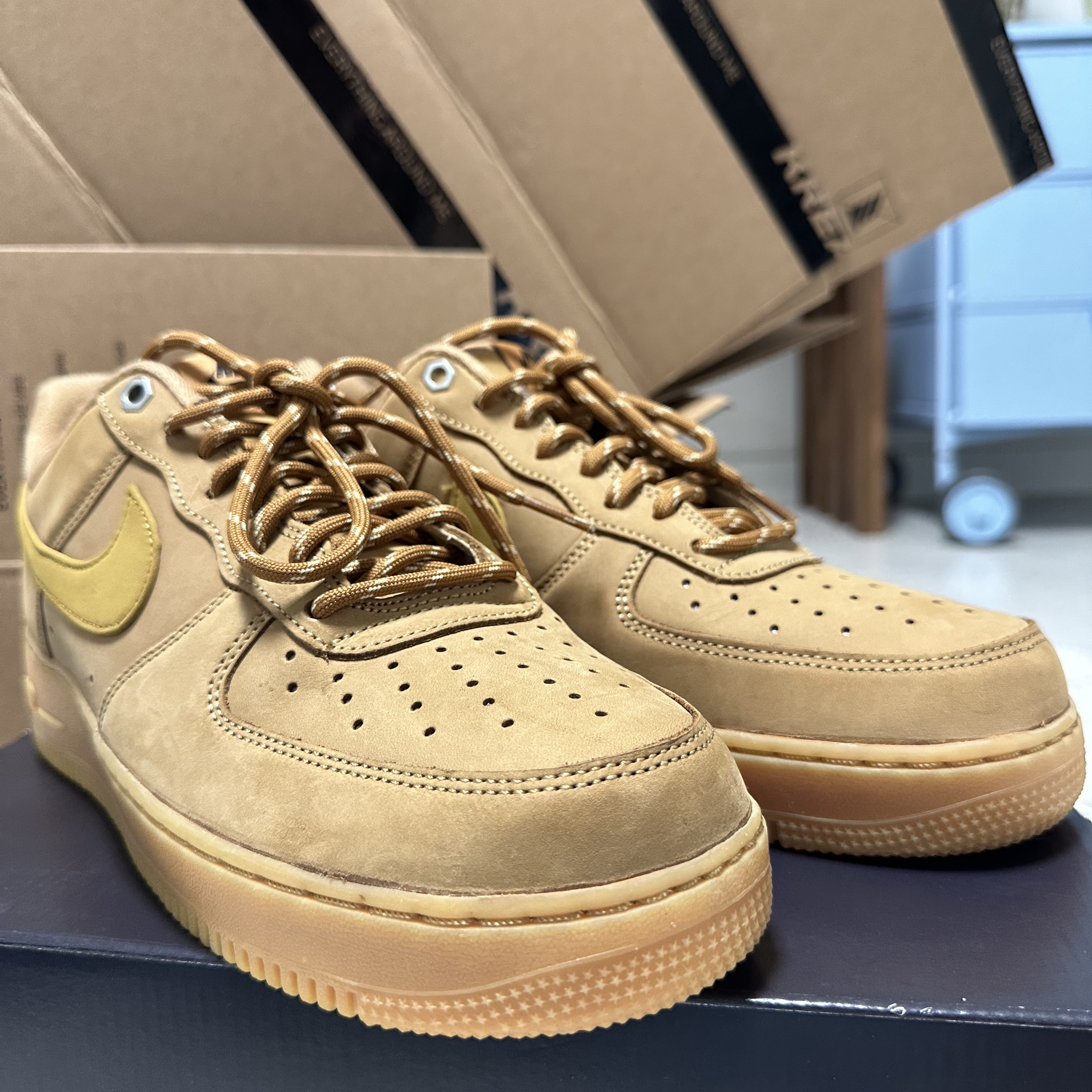 Nike Air Force 1 '07 WB Flax 착용 스타일