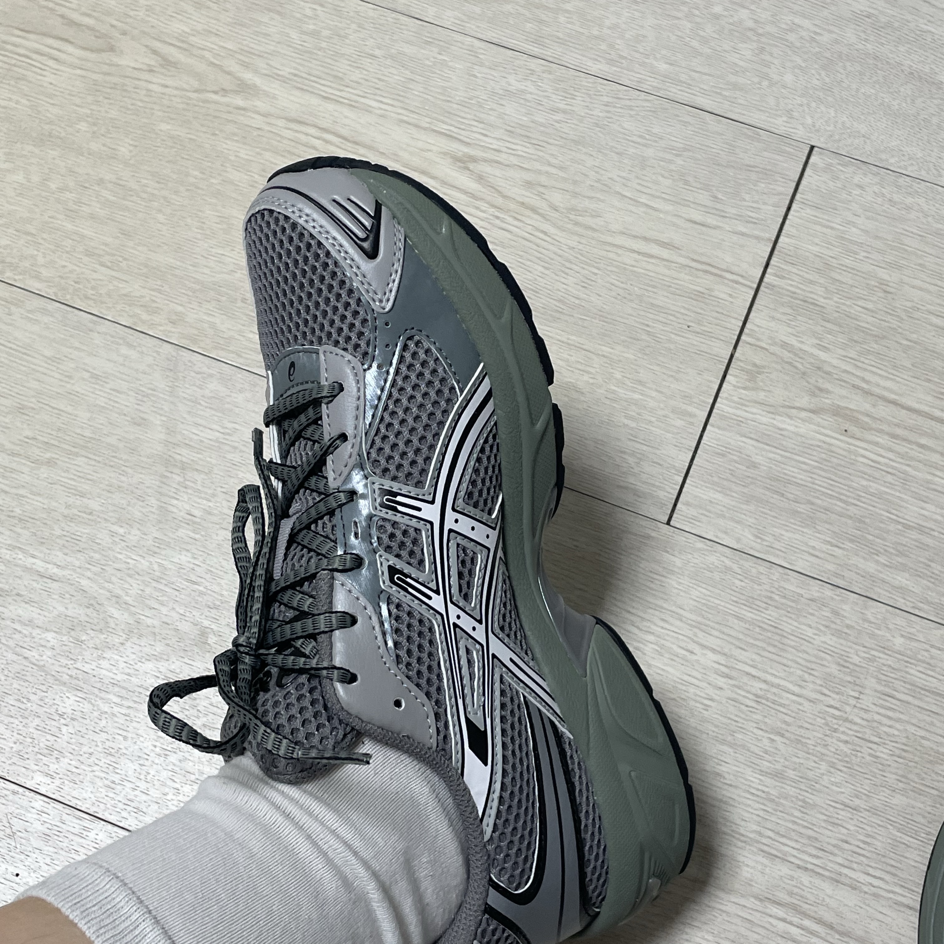 Asics Gel-1130 Wild Dove White - Folder Exclusive 착용 스타일 - 1