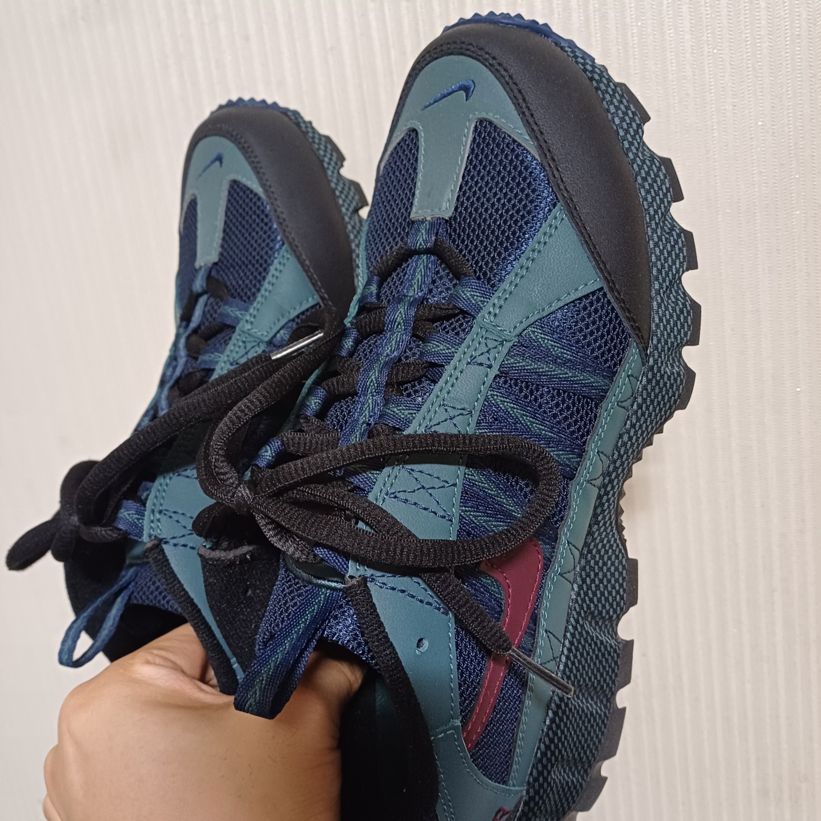 Nike Air Humara Faded Spruce 착용 스타일 - 2