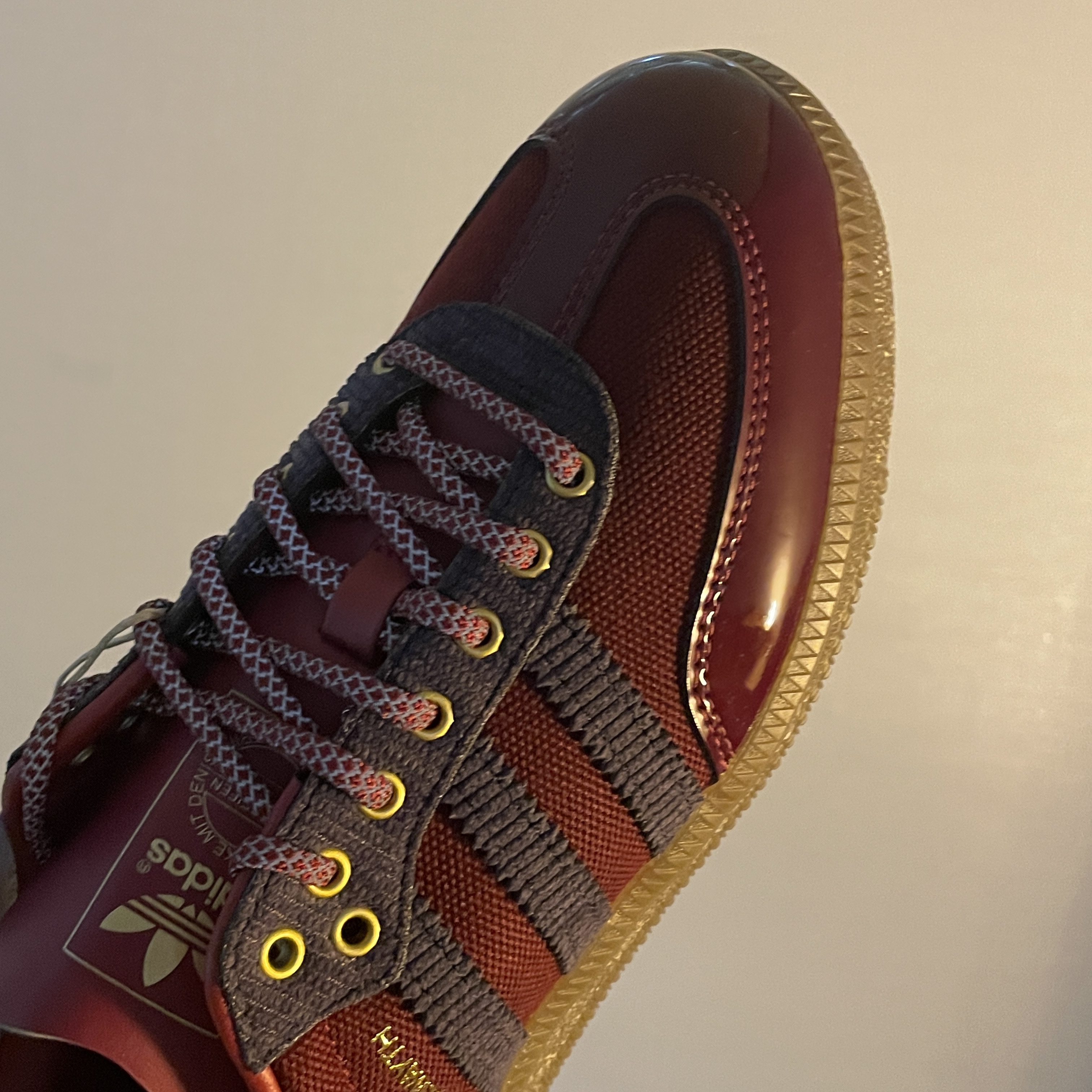 Adidas x Alwayth Samba OG Collegiate Burgundy Aurora Black 착용 스타일 - 1
