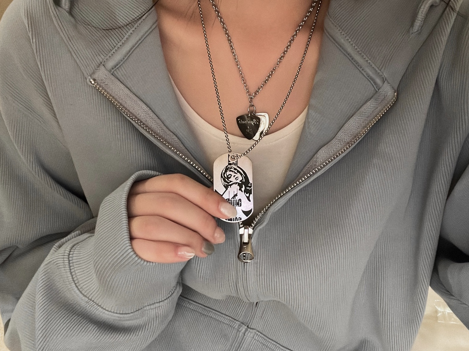 (W) Hysteric Glamour On Skull Pick Necklace Silver, Hysteric Glamour Guitar Girl Ball Chain Necklace Silver 착용 스타일
