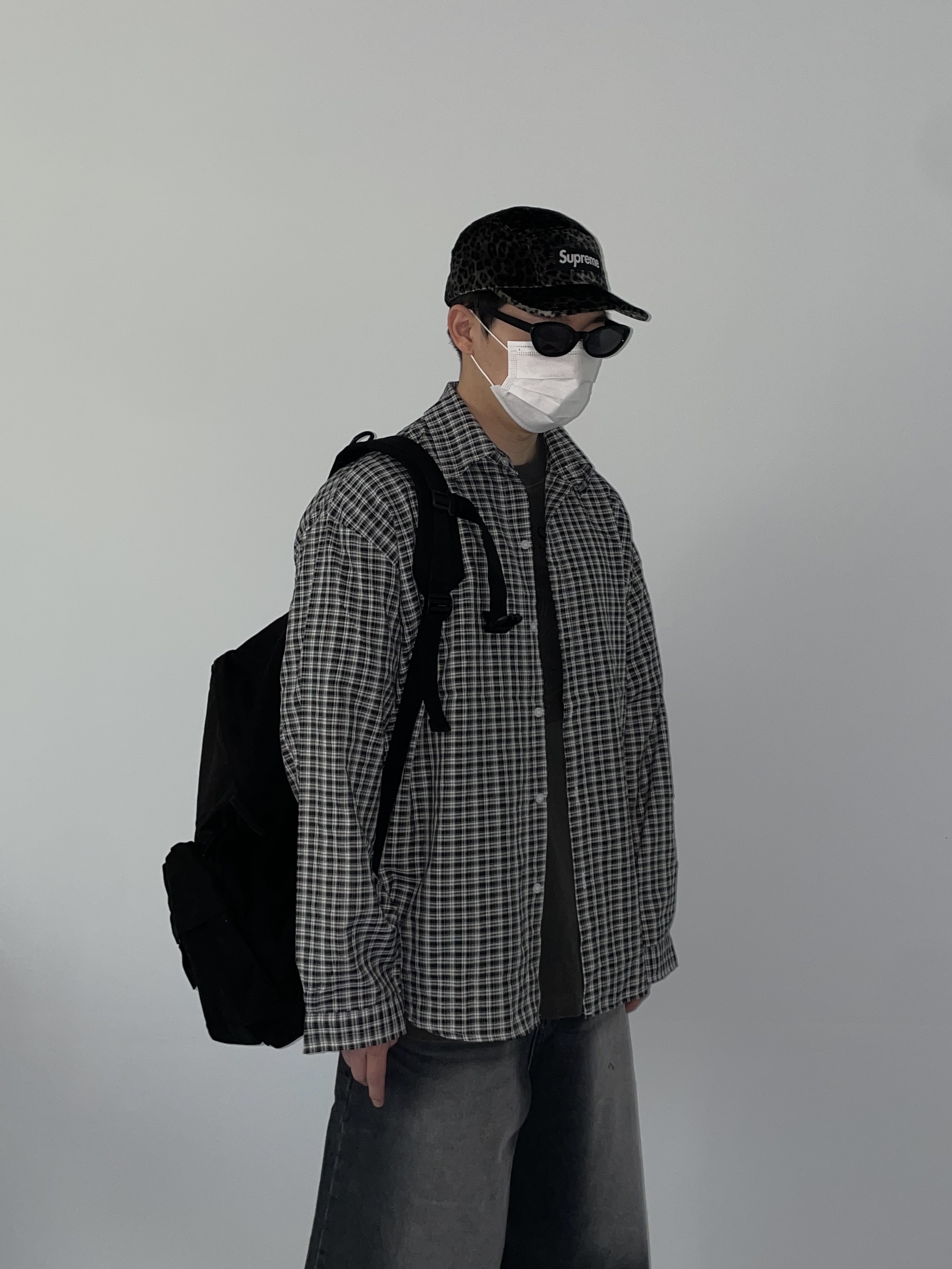Maison Mihara Yasuhiro Peterson23 OG Sole Canvas Low-top Sneakers Black, Supreme Leopard Velvet Camp Cap Black - 24SS 착용 스타일 - 2