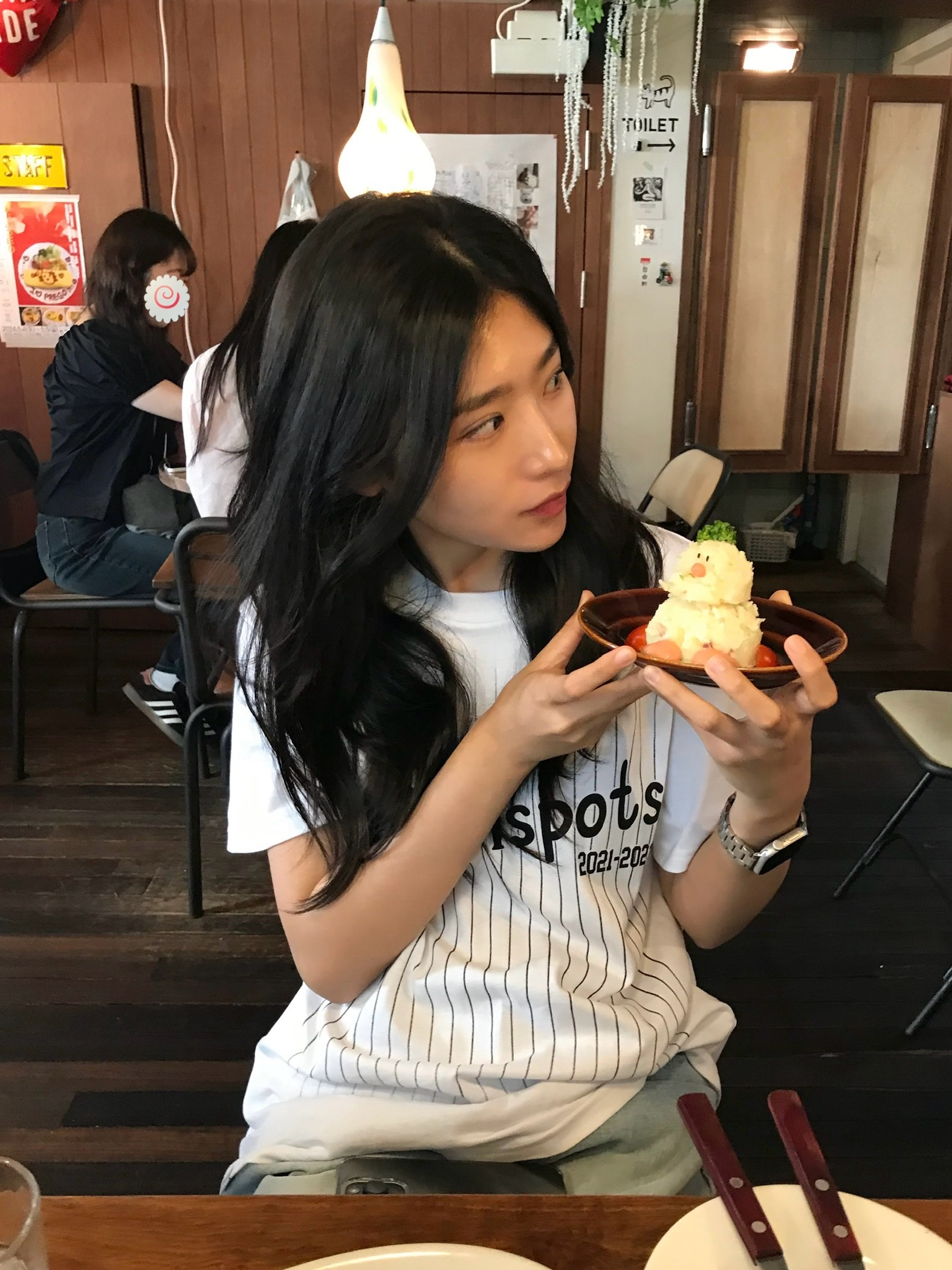Safarispot Safarispots Magazine Tee White 착용 스타일 - 3
