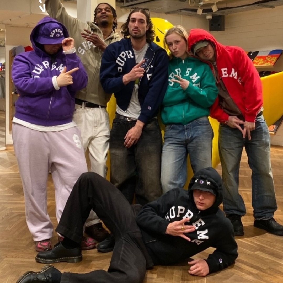 Supreme x Champion Zip Up Hooded Sweatshirt Navy - 24SS, Supreme x Champion Zip Up Hooded Sweatshirt Purple - 24SS 착용 스타일 - 9