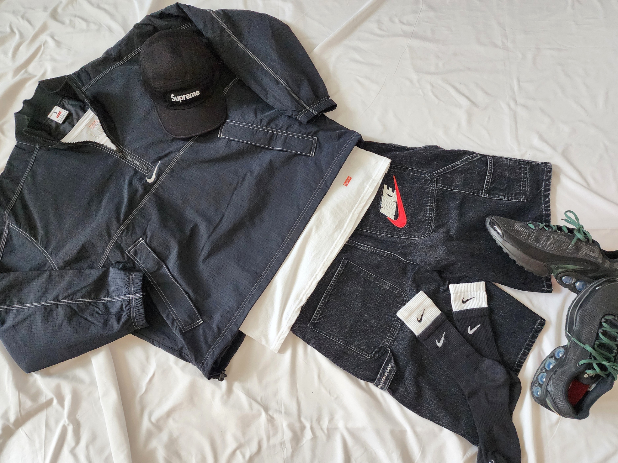 Supreme x Nike Ripstop Pullover Black - 24SS, Supreme x Nike Denim Short Black - 24SS 착용 스타일 - 1