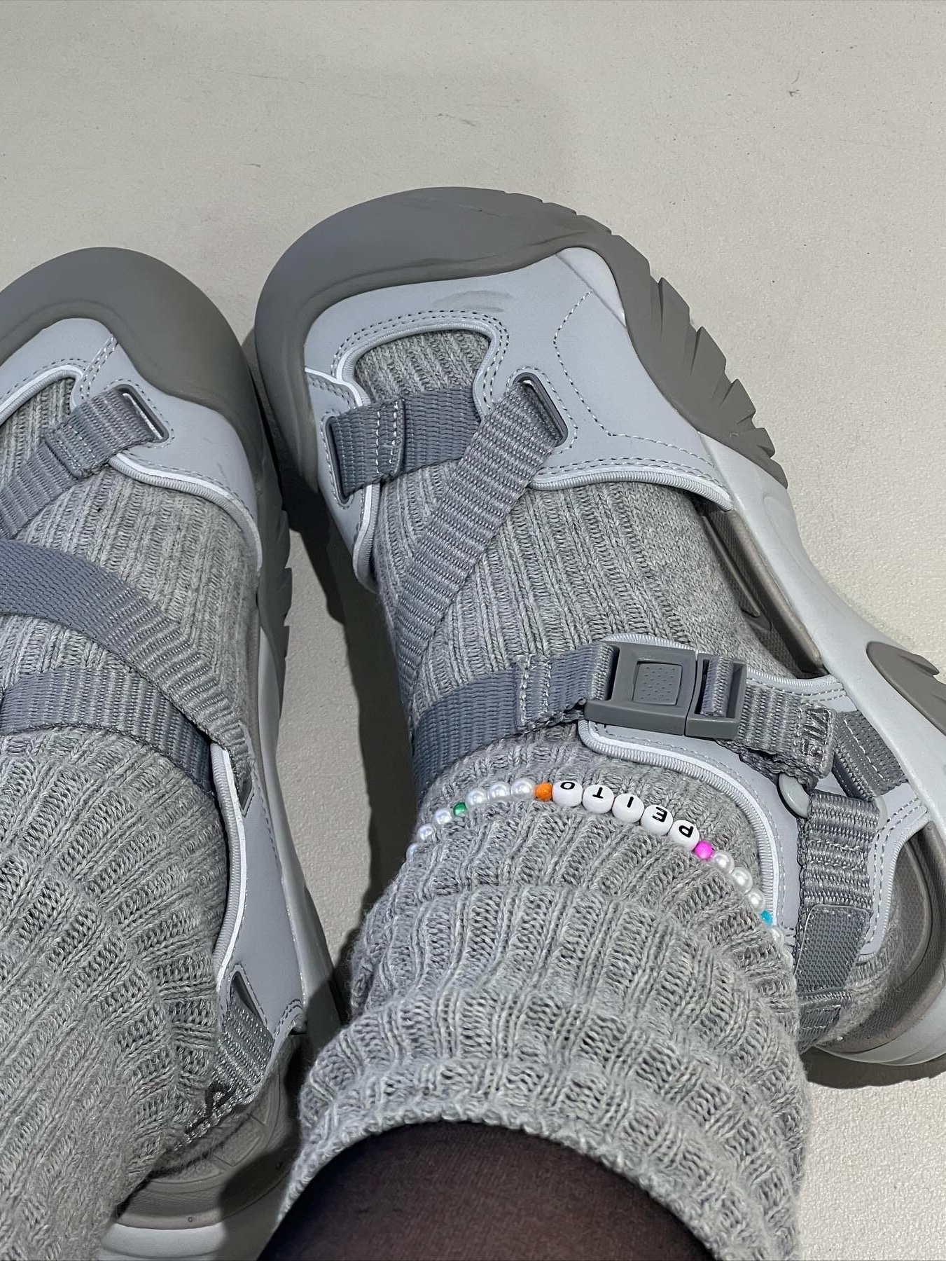 Fila Peito Sandal Grey, Marshall Major IV Black (Korean Ver.) 착용 스타일 - 2