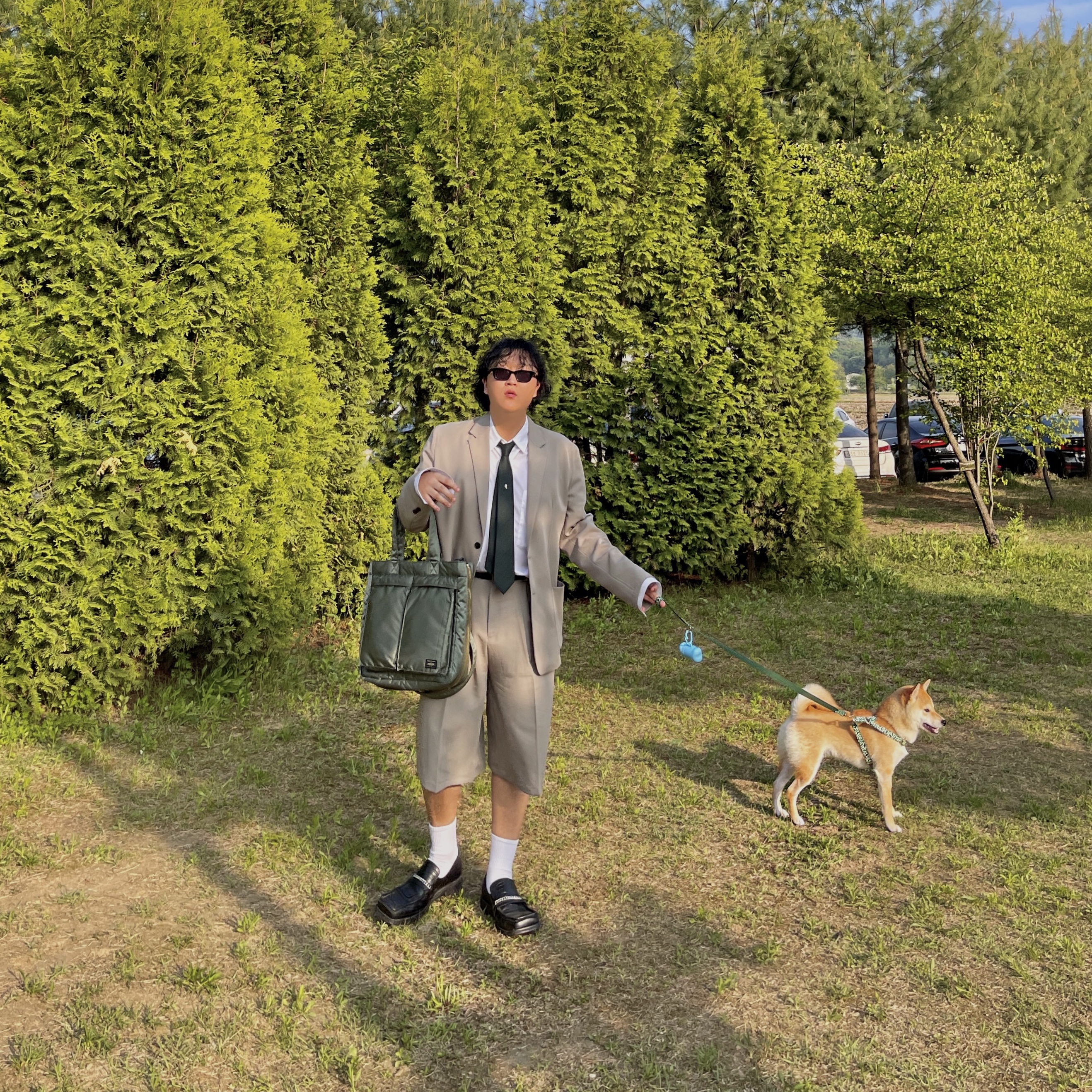 Porter Tanker 2Way Tote Bag Sage Green 착용 스타일 - 1