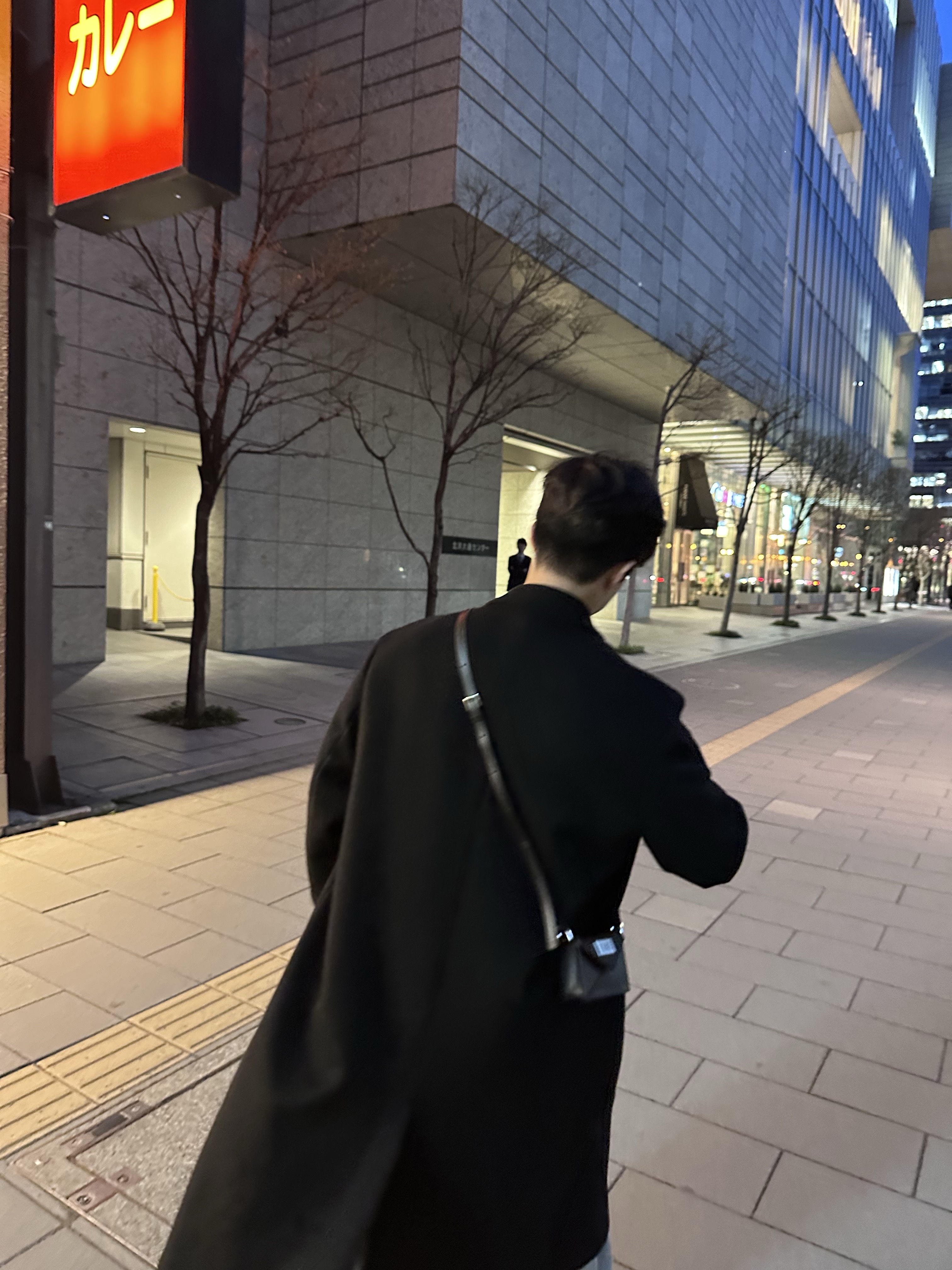 MM6 Maison Margiela Numbers Logo Mini Crossbody Bag Black 착용 스타일