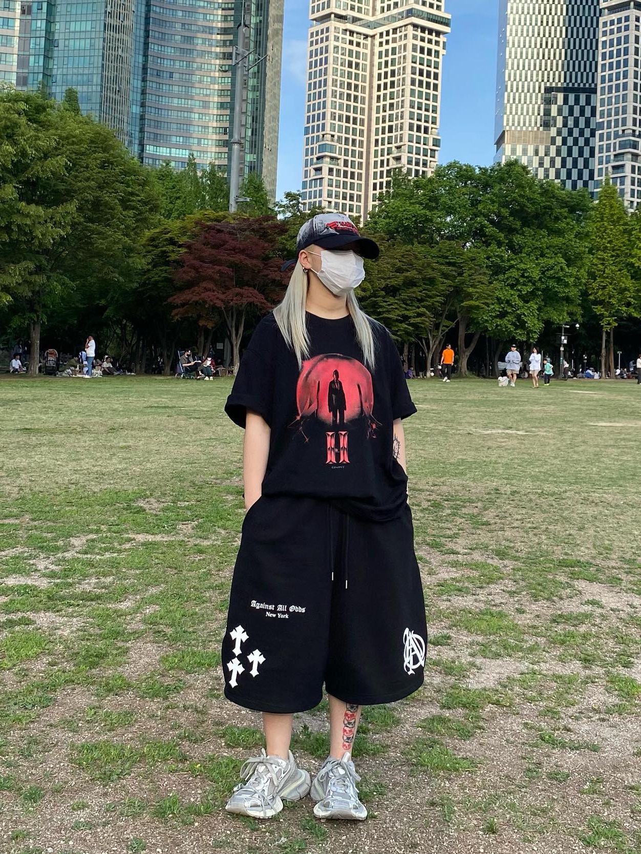 [더블적립] ETCE Fadeout Cap Black, (W) Balenciaga 3XL Sneakers Light Beige 착용 스타일 - 1