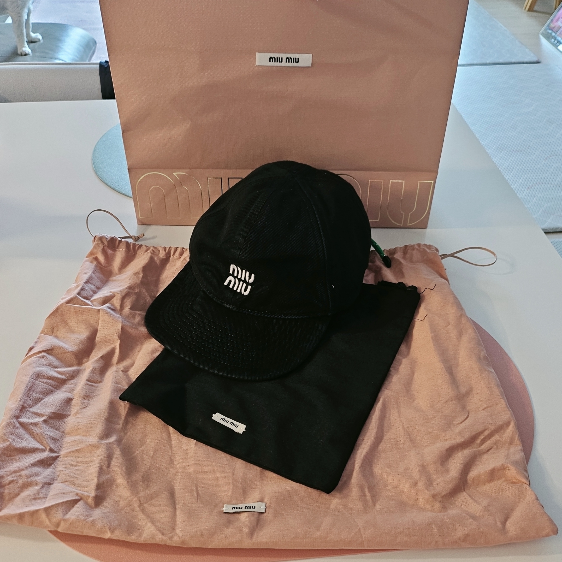 (W) Miu Miu Denim Baseball Cap Black Emerald Green 착용 스타일 - 3