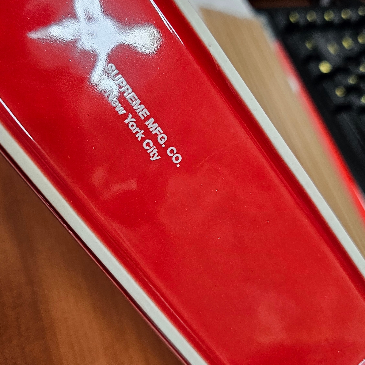 Supreme Kuumba Incense Tray Red - 24SS 착용 스타일 - 2