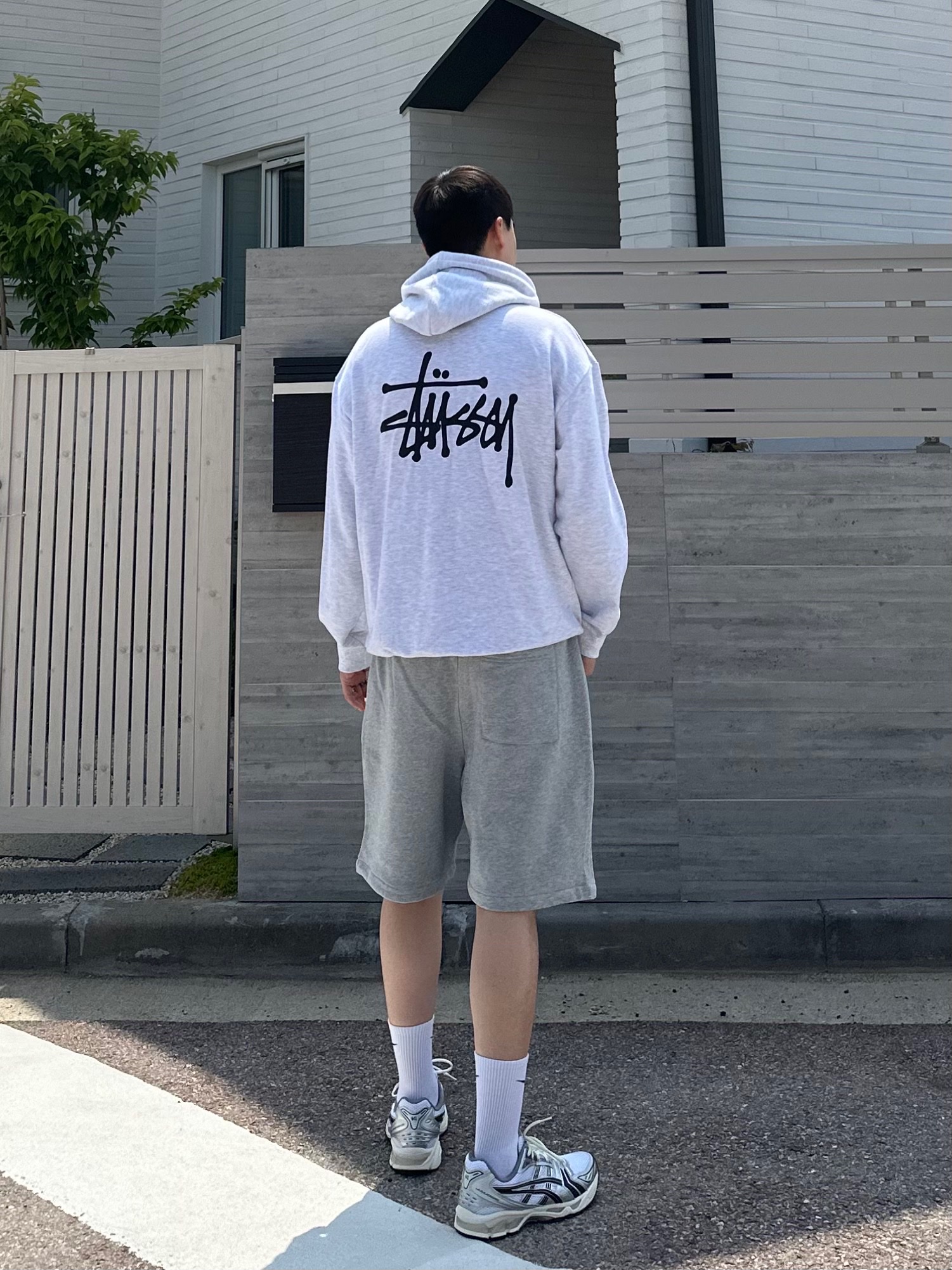 Asics x JJJJound Gel-Kayano 14 Silver Black, Stussy Basic Stussy Hoodie Ash Heather 착용 스타일 - 2