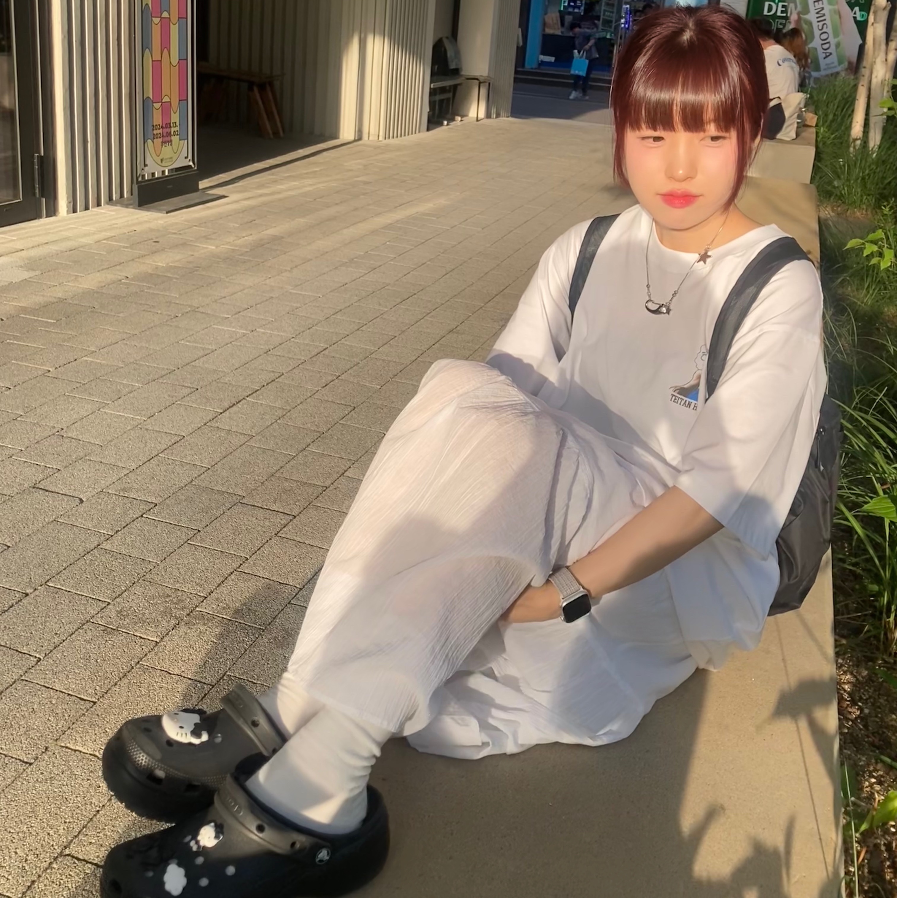 (W) Crocs Classic Platform Clog Black, Monamhee x 10 Corso Como Bianco Keyring Black 착용 스타일 - 3