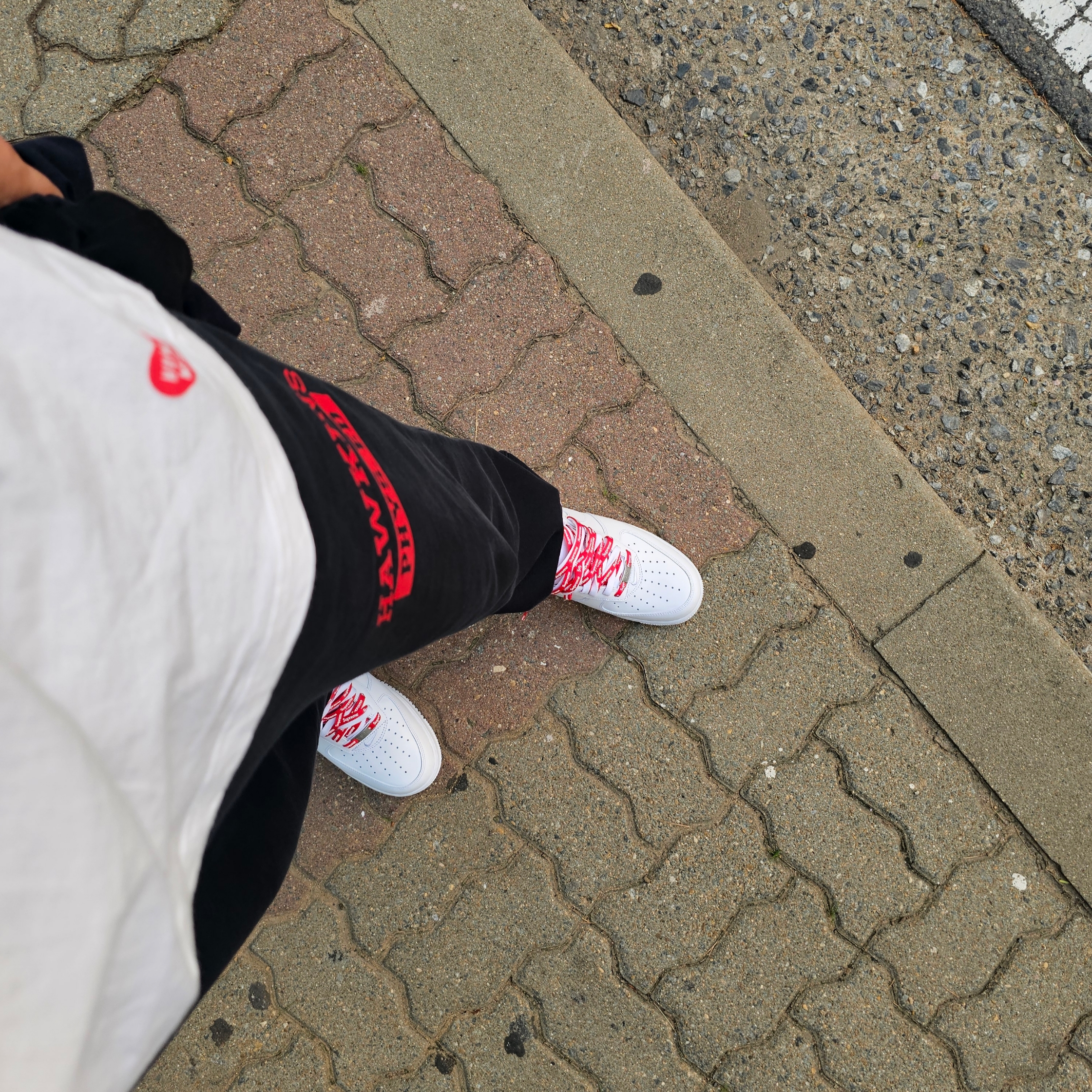 Nike x Supreme Air Force 1 Low White, Human Made T-Shirts White (3 Pack) 착용 스타일