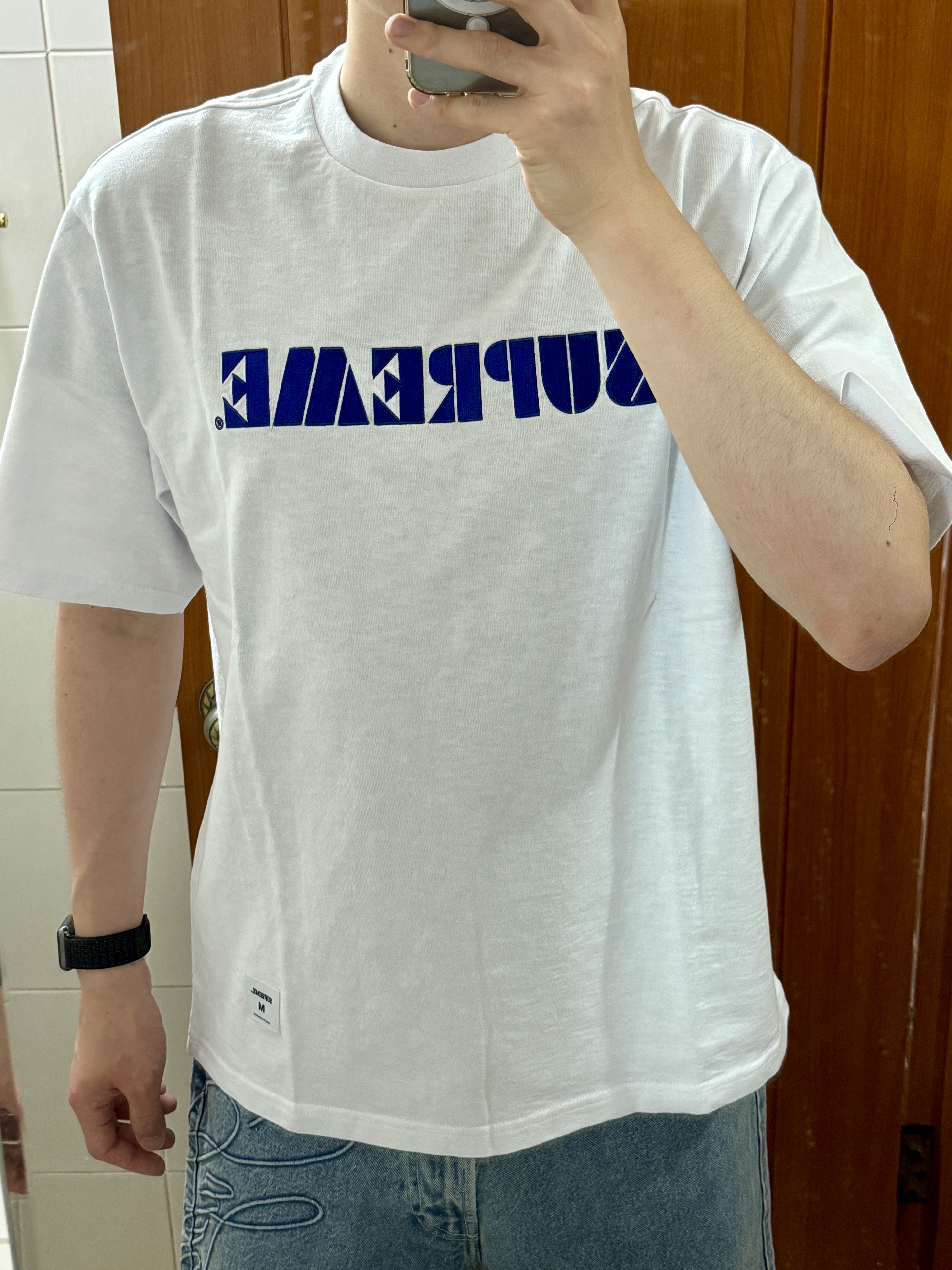 Supreme Stencil Embroidered S/S Top White - 24SS, Supreme Script Baggy Denim Short Washed Indigo - 24SS 착용 스타일 - 1