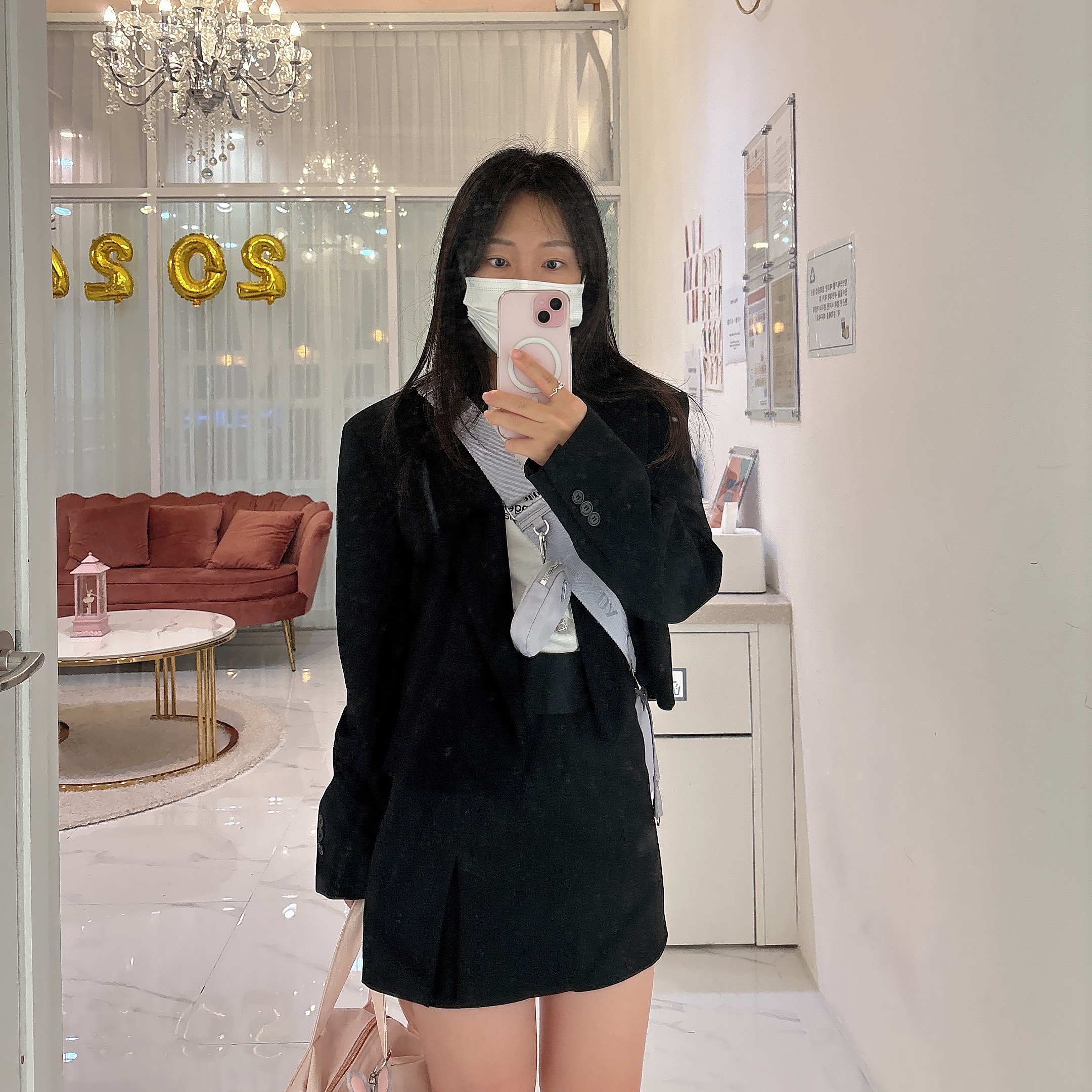 Prada Re-Edition 2005 Re-Nylon Bag Cornflower, Repetto Small Glide Duffle Bag Pink 착용 스타일 - 1