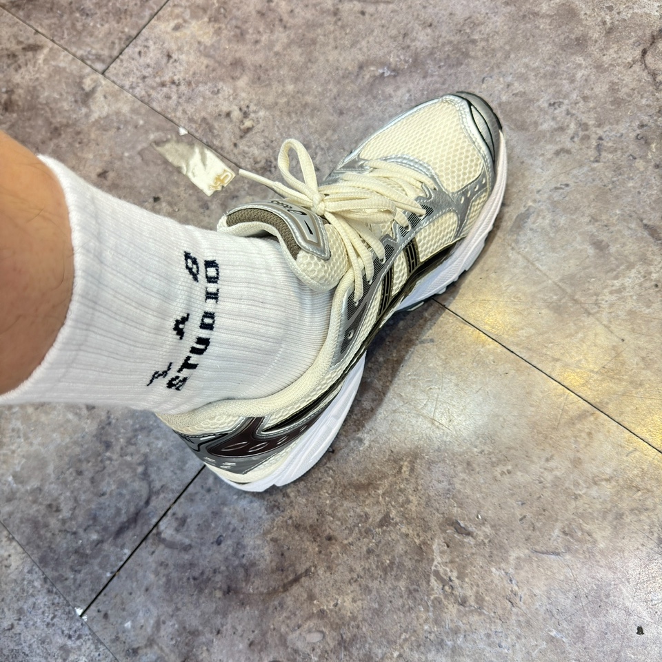 IAB Studio Socks White (5 Pack), Asics Gel-Kayano 14 Cream Black 착용 스타일