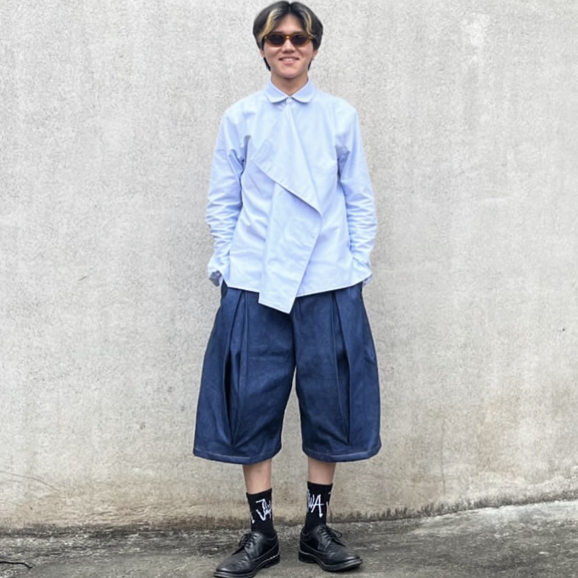 Sage Nation Box Pleat Denim Shorts Raw Denim 착용 스타일
