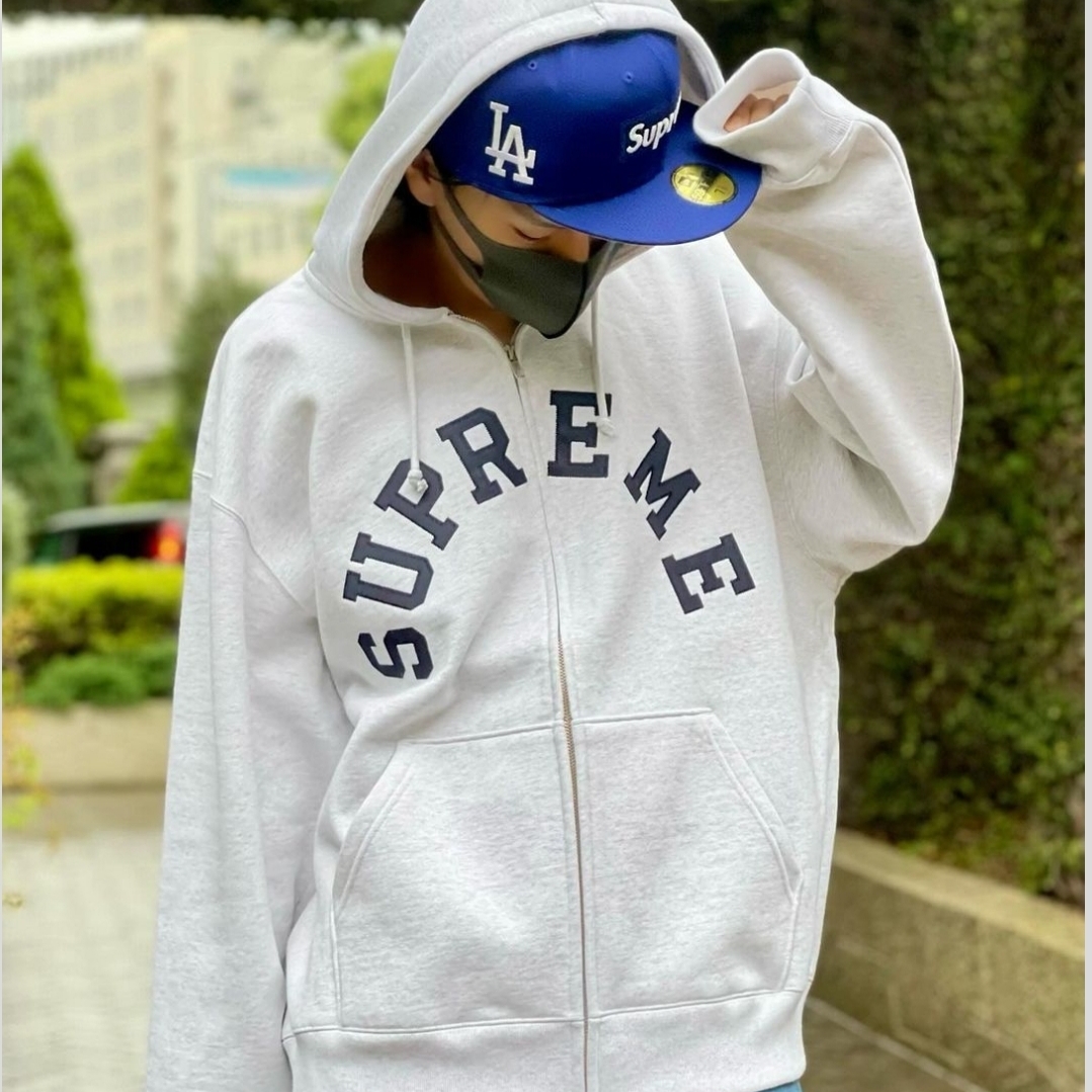 Supreme x Champion Zip Up Hooded Sweatshirt Navy - 24SS, Supreme x Champion Zip Up Hooded Sweatshirt Purple - 24SS 착용 스타일 - 7